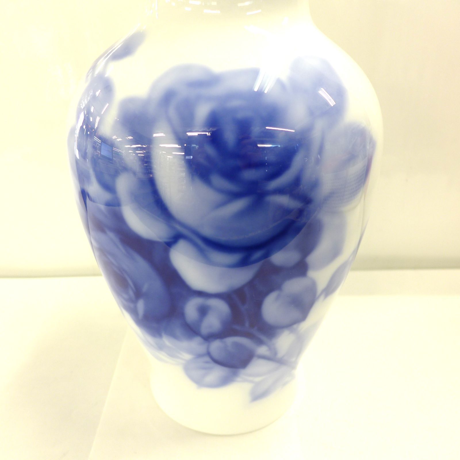 大倉陶園 ブルーローズ 花瓶 公田店 - メルカリ