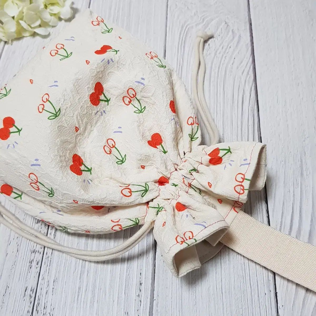 ハンドメイド さくらんぼ 巾着バッグ - メルカリ