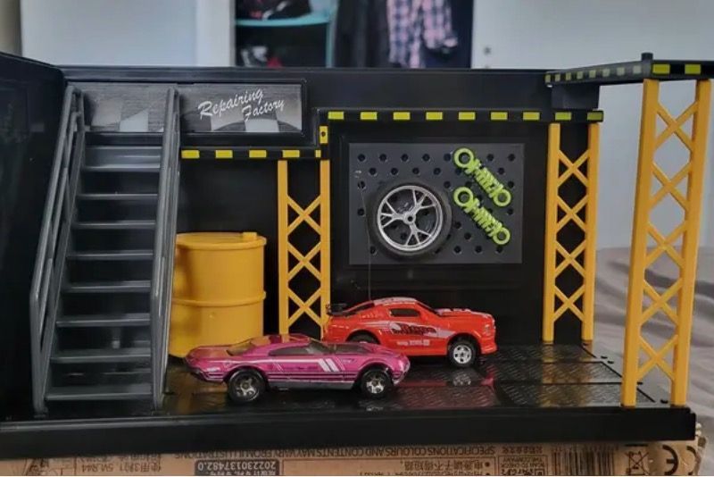 ガレージ キット ミニチュア ディスプレイ 1/24 ライト付 おもちゃ