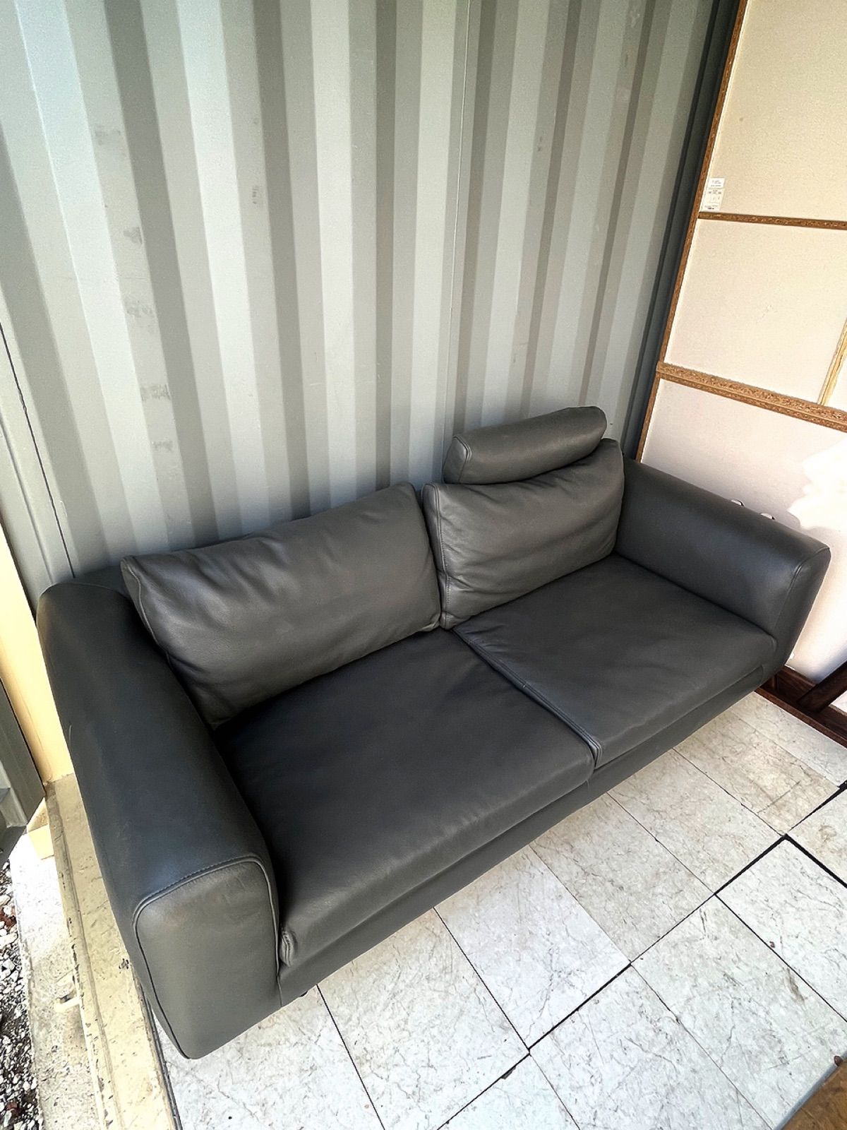 取付無料！クラスティーナ 本革 チャコールグレー モダン ヘッドレスト