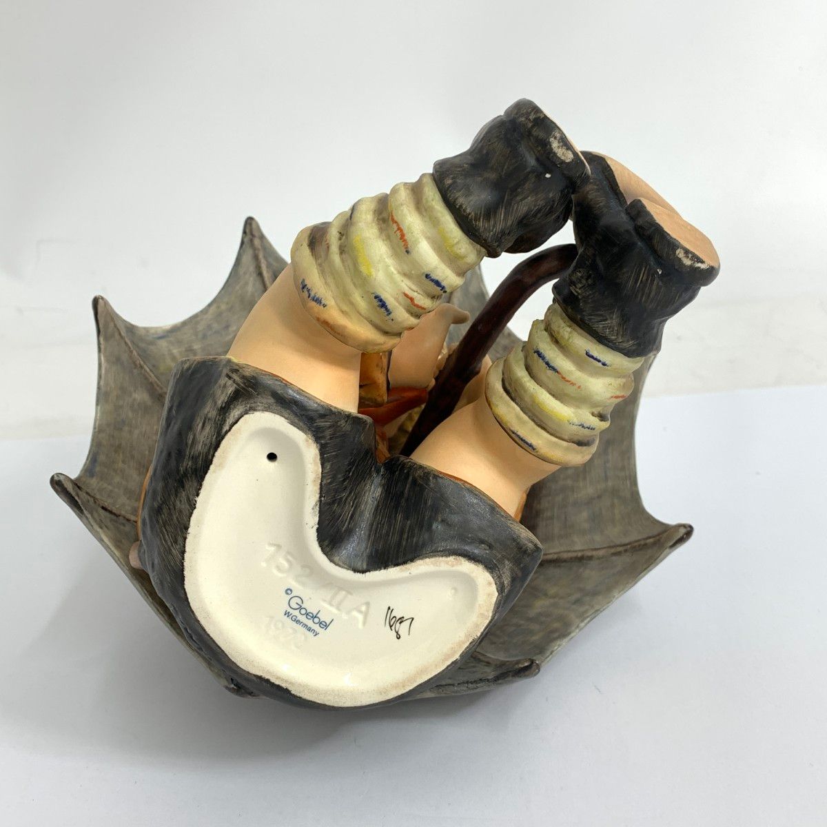 GOEBEL ゲーベル フィギュリン/フンメル人形/傘の少年 マルチカラー