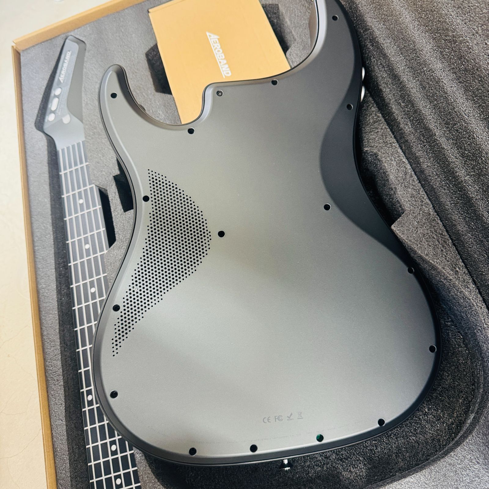 S【ほぼ未使用】AeroBand Guitar エアロバンドギター Smart Painless
