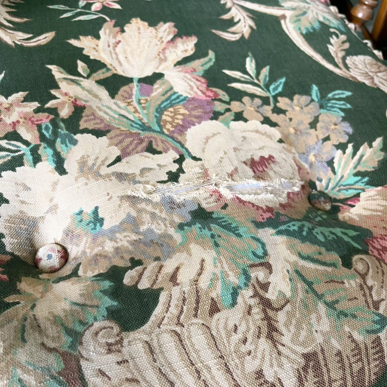 取付無料！カリモク コロニアル グリーン花柄アンティーク 肘掛け椅子2脚✨