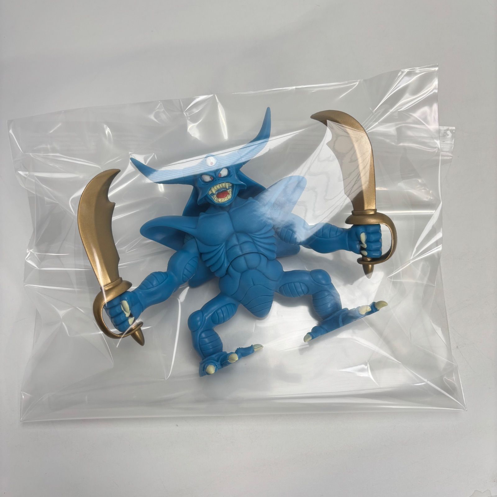 美品】 ドラゴンクエスト4 エスターク ブルーバージョン ソフビ