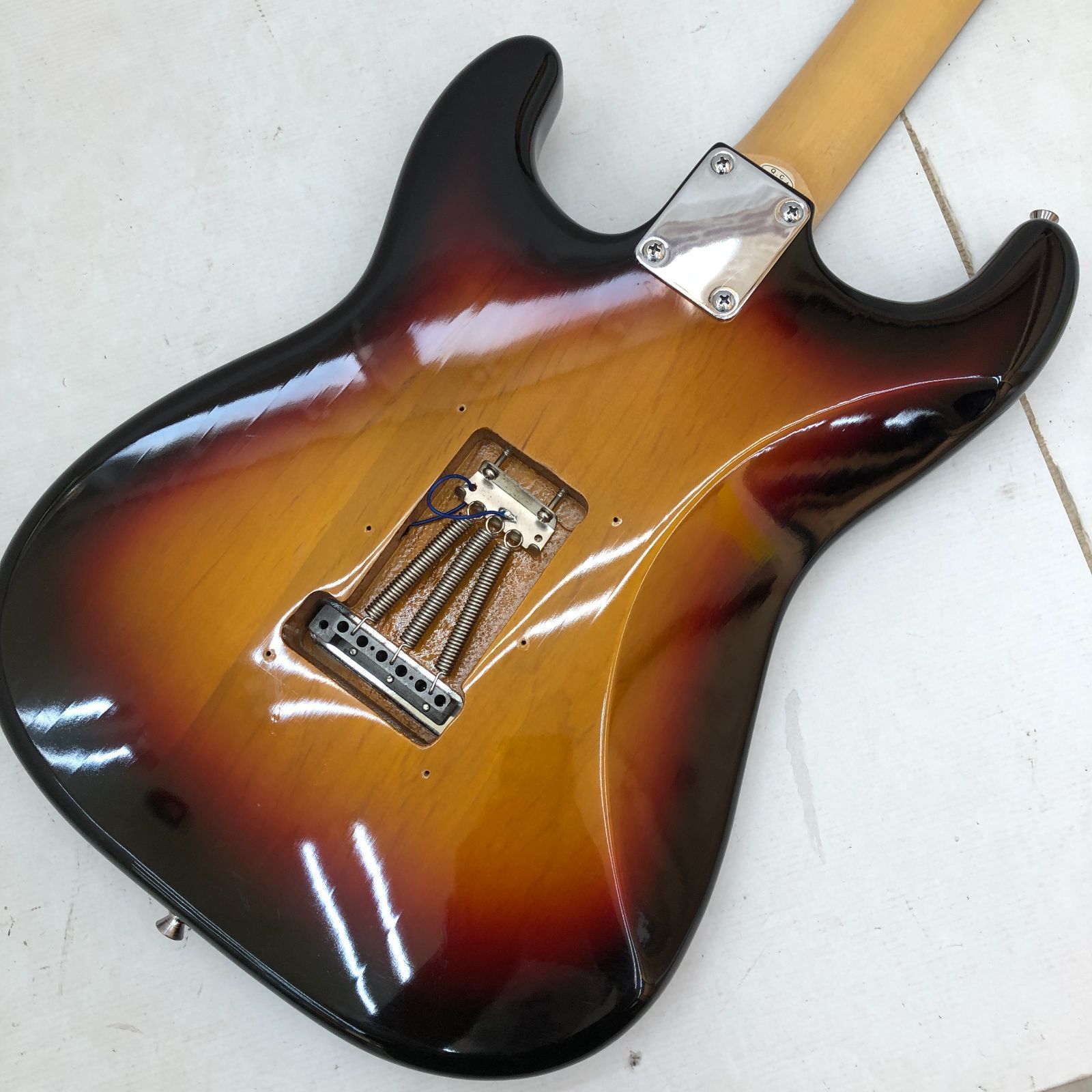 03m0221 フォトジェニック ストラトキャスター サンバースト エレキ