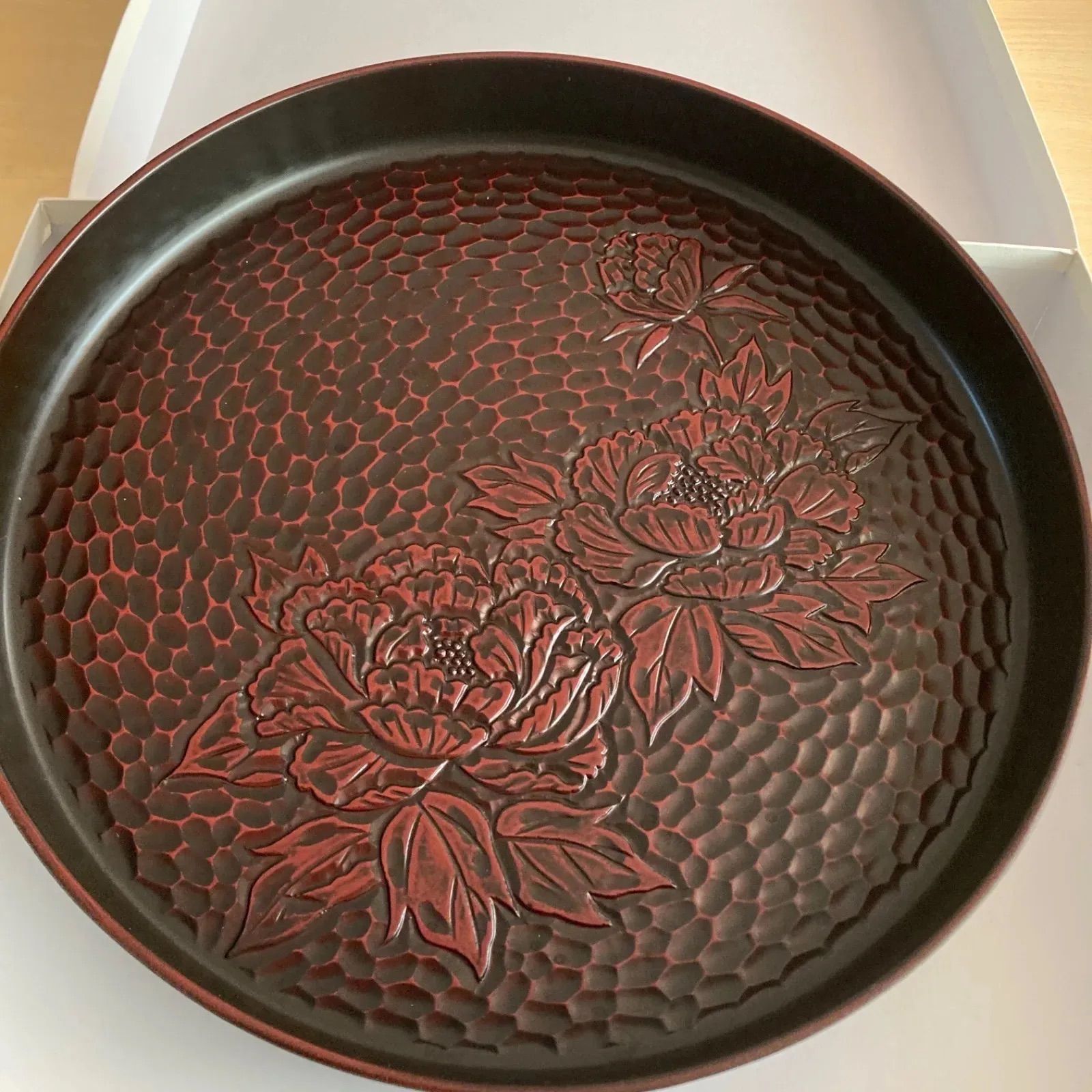 中古] 昭和レトロ きれいな彫りの丸盆 お盆 茶盆 おぼん トレー 鎌倉彫