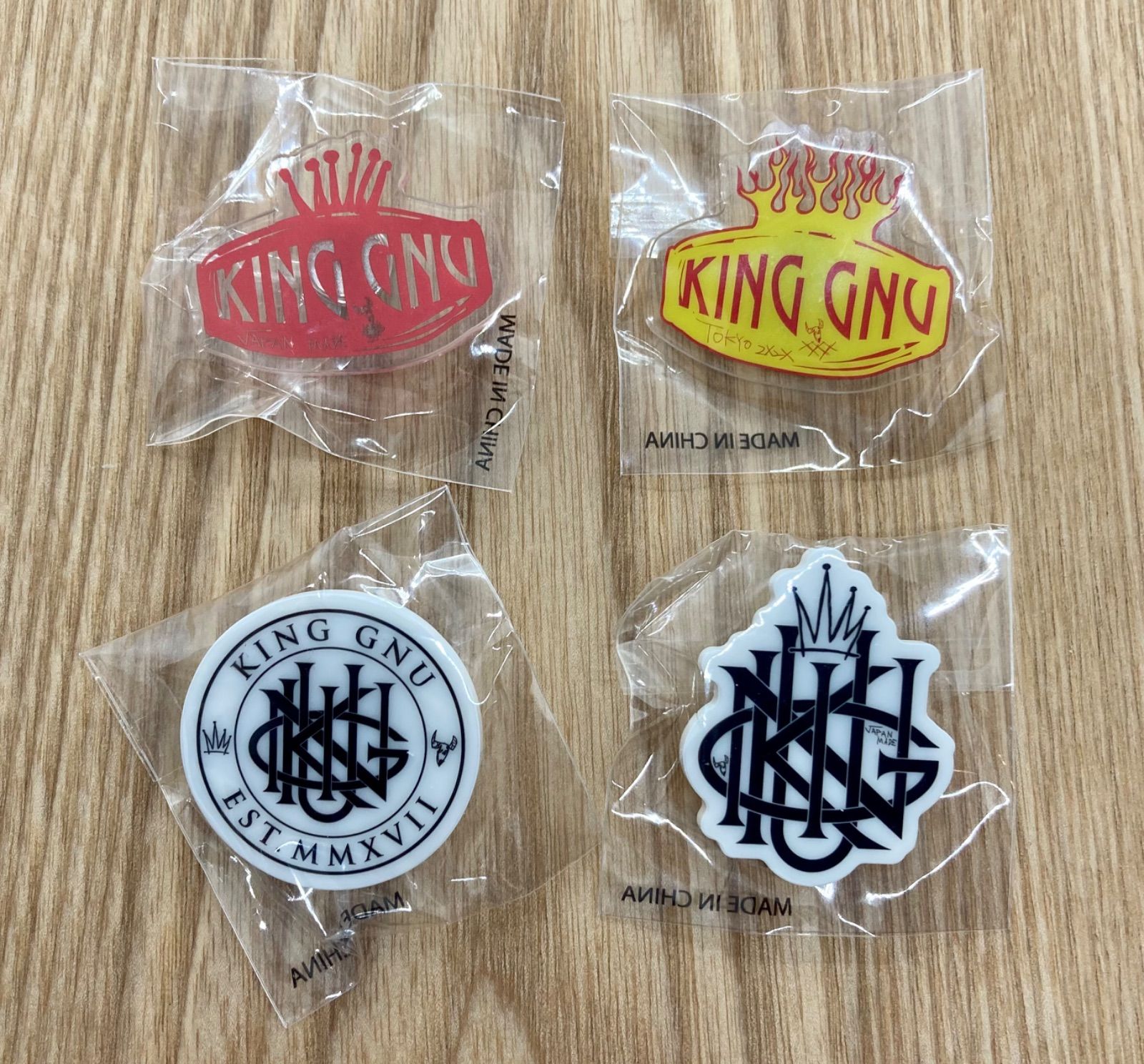 全4種セット】King Gnu ガチャガチャ アクリルピンズ(FC限定) - メルカリ