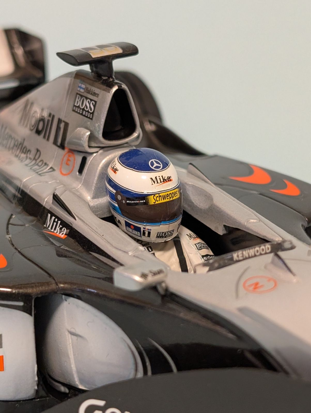 1/18 ミニチャンプス マクラーレンMP4/14 1999年チャンピオン - メルカリ