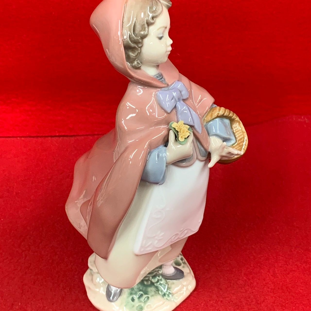 リヤドロ1008500 LLADRO リヤドロ 8500 《 赤ずきんちゃん 》箱付き