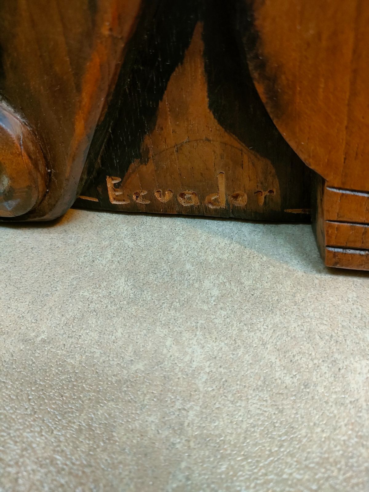 ◇エクアドル 木彫り作家 ルイス・ポトシ Luis Potosi 現代アート 南米