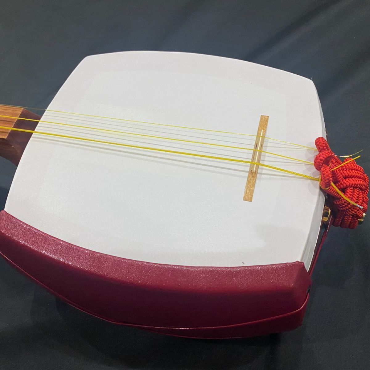 津軽三味線　花梨　太棹　東さわり付　皮やぶれなし　バチ　ケース付 am_sms-ak-nf-g-001.jpg