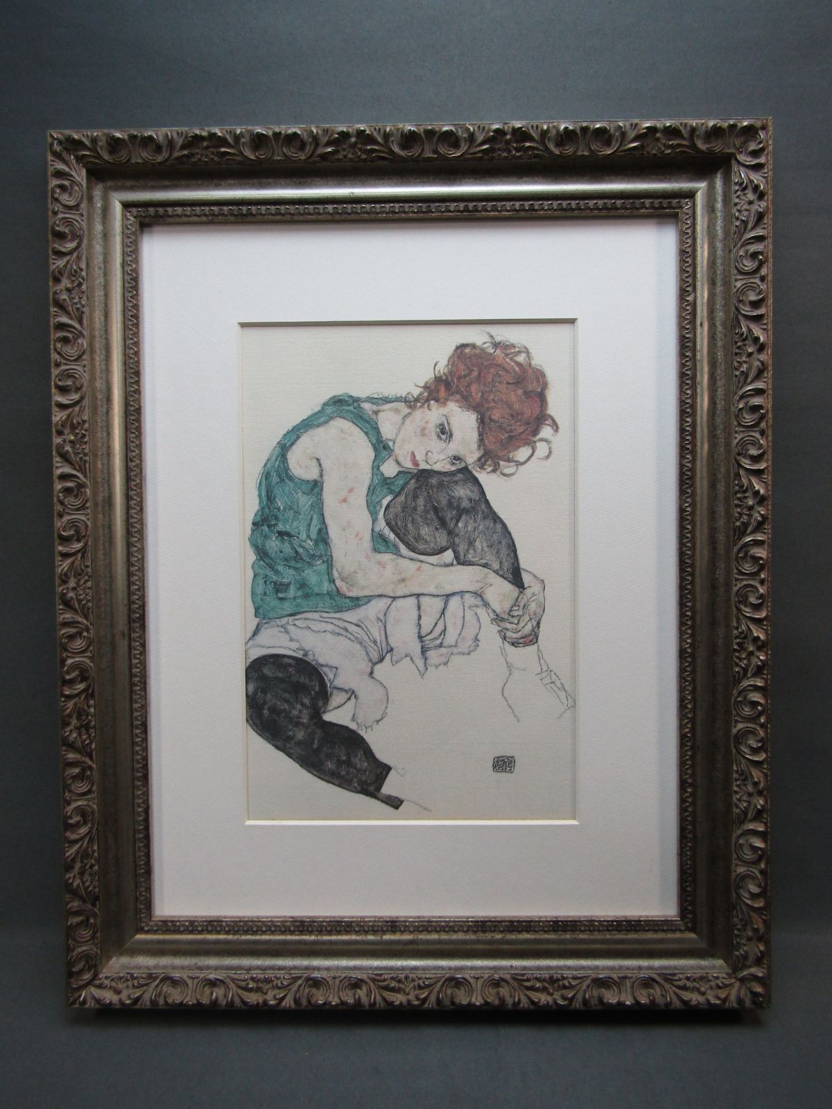 ポスター エゴン・シーレ 「膝を抱えて座る女」 額装品 - メルカリ