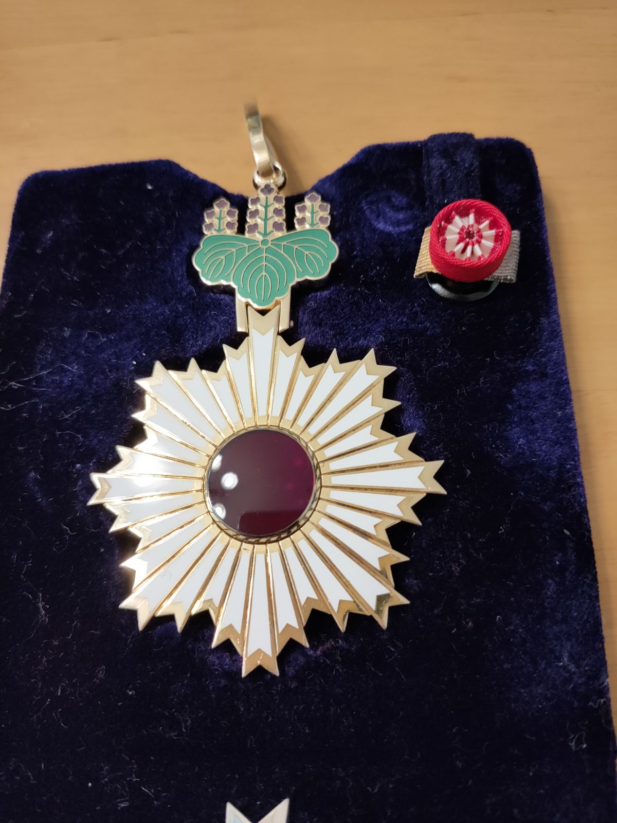 激レア 極美品】勲二等旭日重光章 共箱 略綬 綬付 完品！勲章 徽章