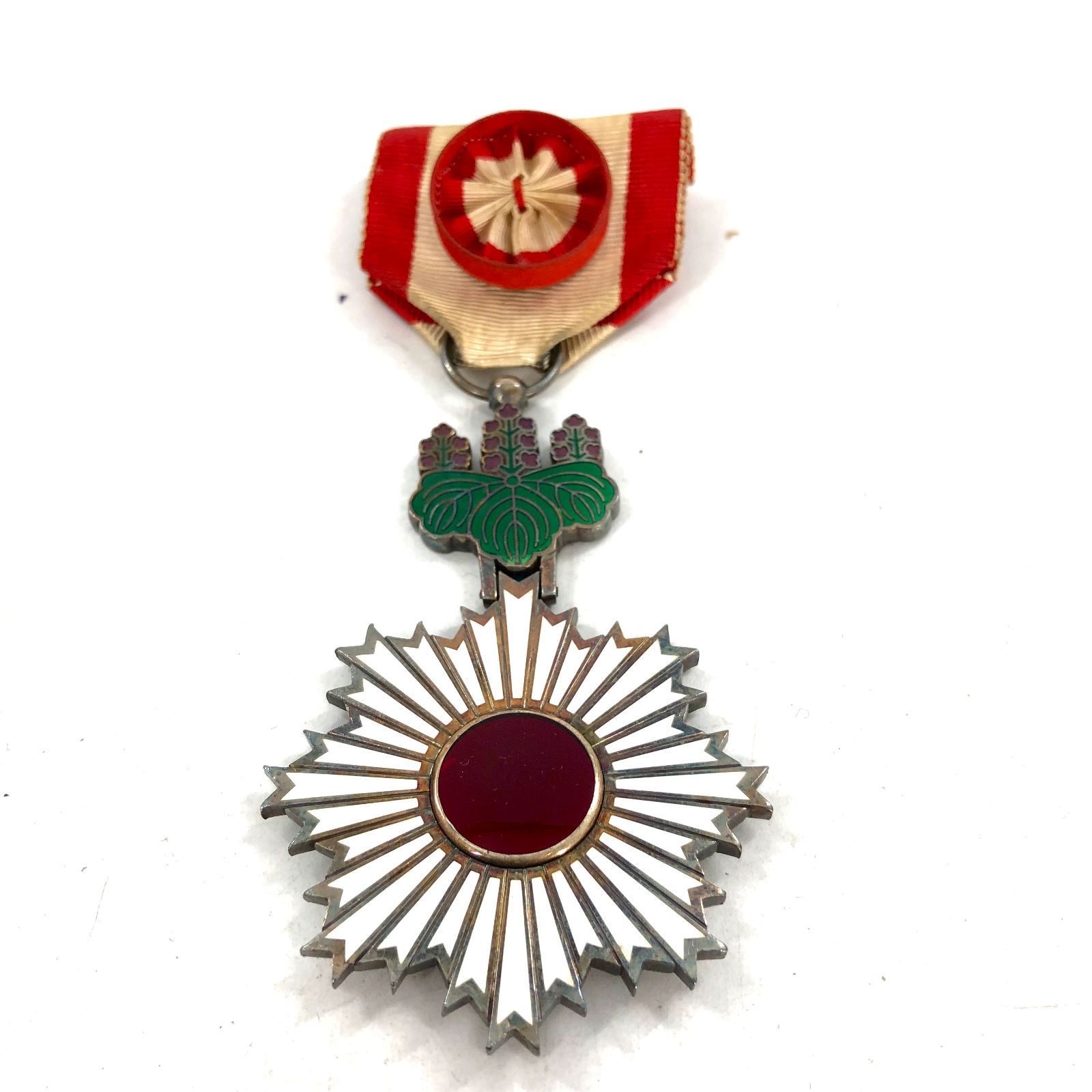 勲四等旭日 小綬章 旧日本軍 陸軍 海軍 徽章 勲章 箱【OE-725】 - メルカリ