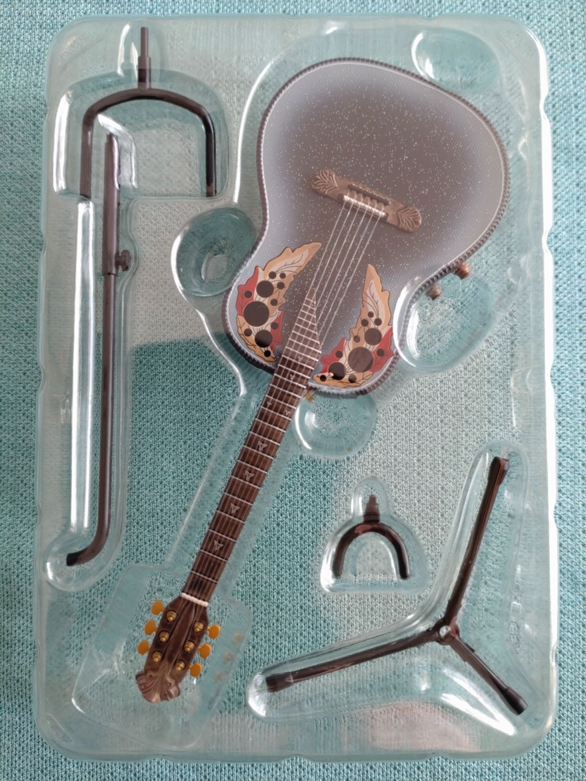 シークレット・レア】 Ovation Super Adamas 1687-8 ～Ovation Guitar