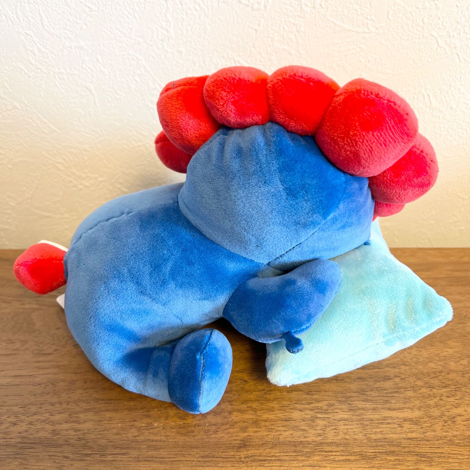 ミャクミャク おやすみぬいぐるみ 万博会場限定 おまけ付き - メルカリ