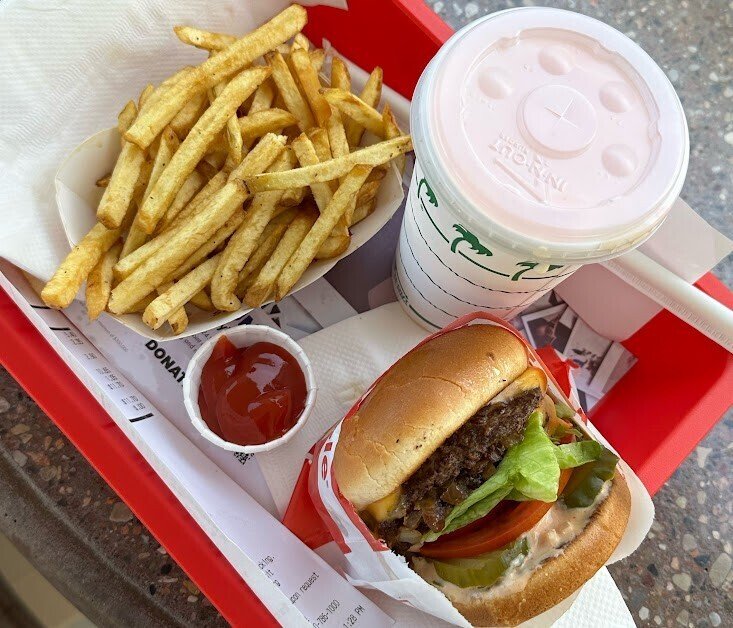 裏メニュー】IN-N-OUT BURGERでカスタマイズを楽しむ｜紅星ざくろ