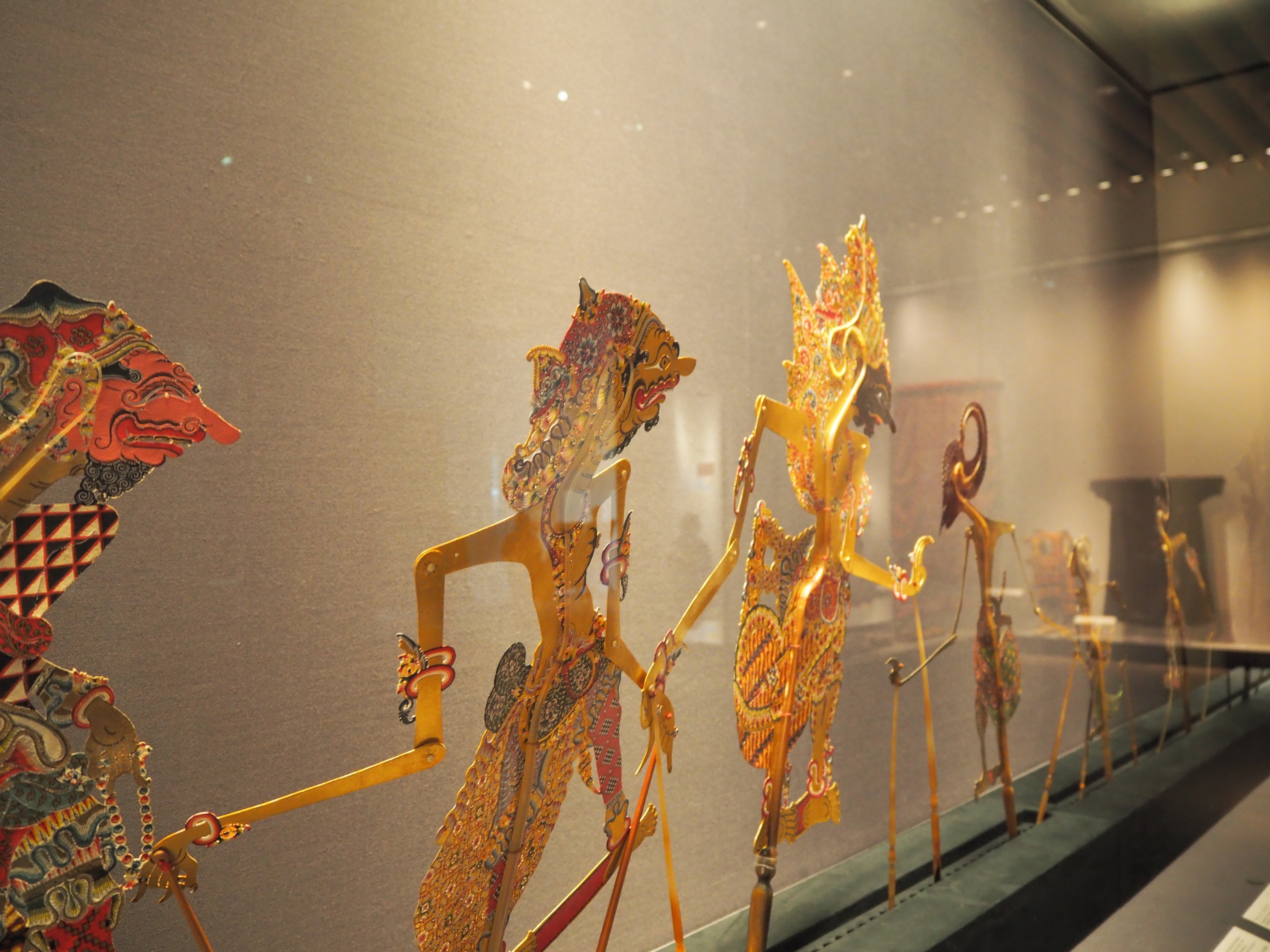 インドネシア・ジャワに伝わる影絵芝居「ワヤン・クリ」の人形が美しい