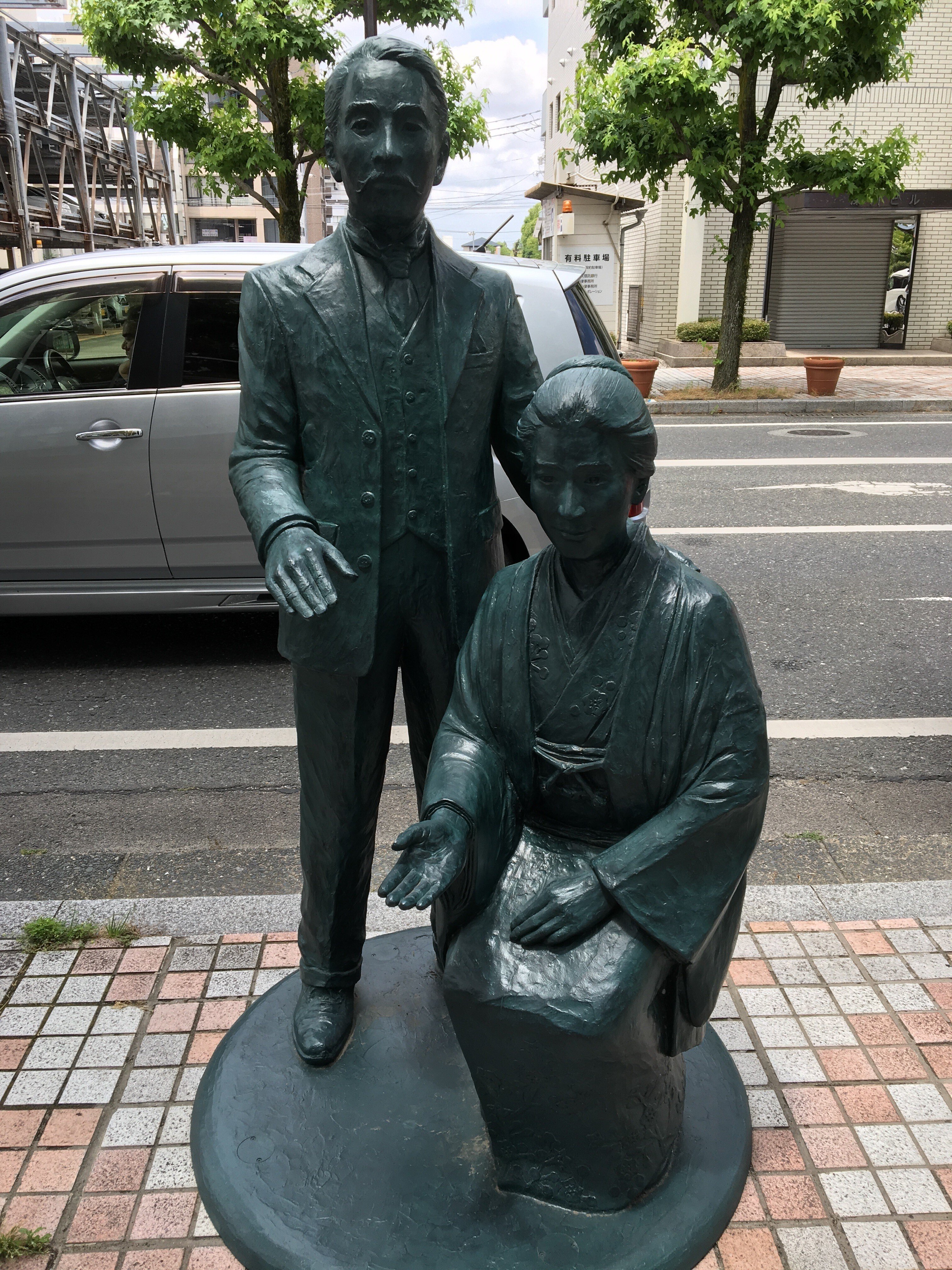 中央通りの佐賀の偉人達の銅像｜YUTO