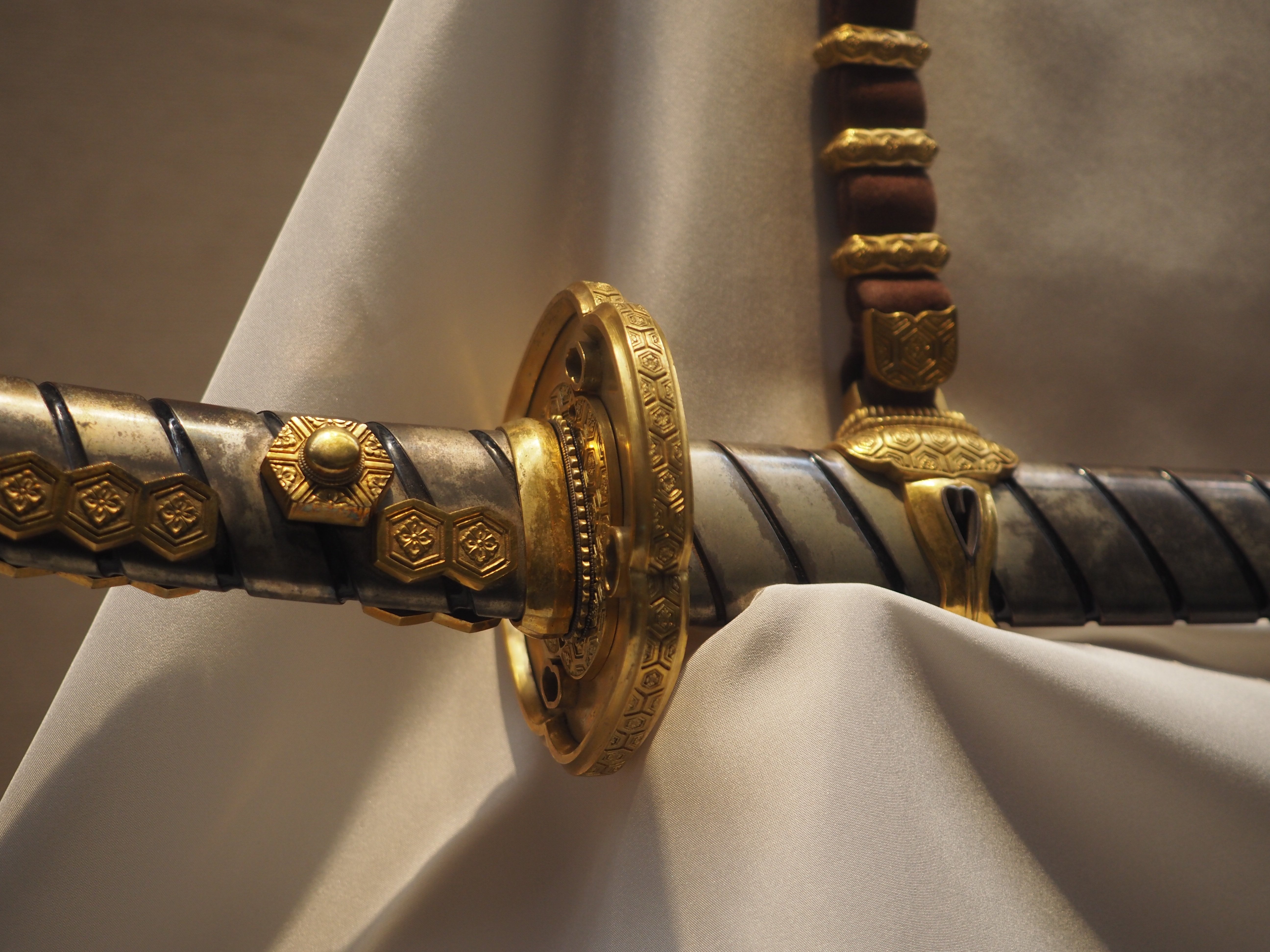 国宝太刀の模造（偽物）と本物を見比べられる今季のトーハク《銀銅蛭巻