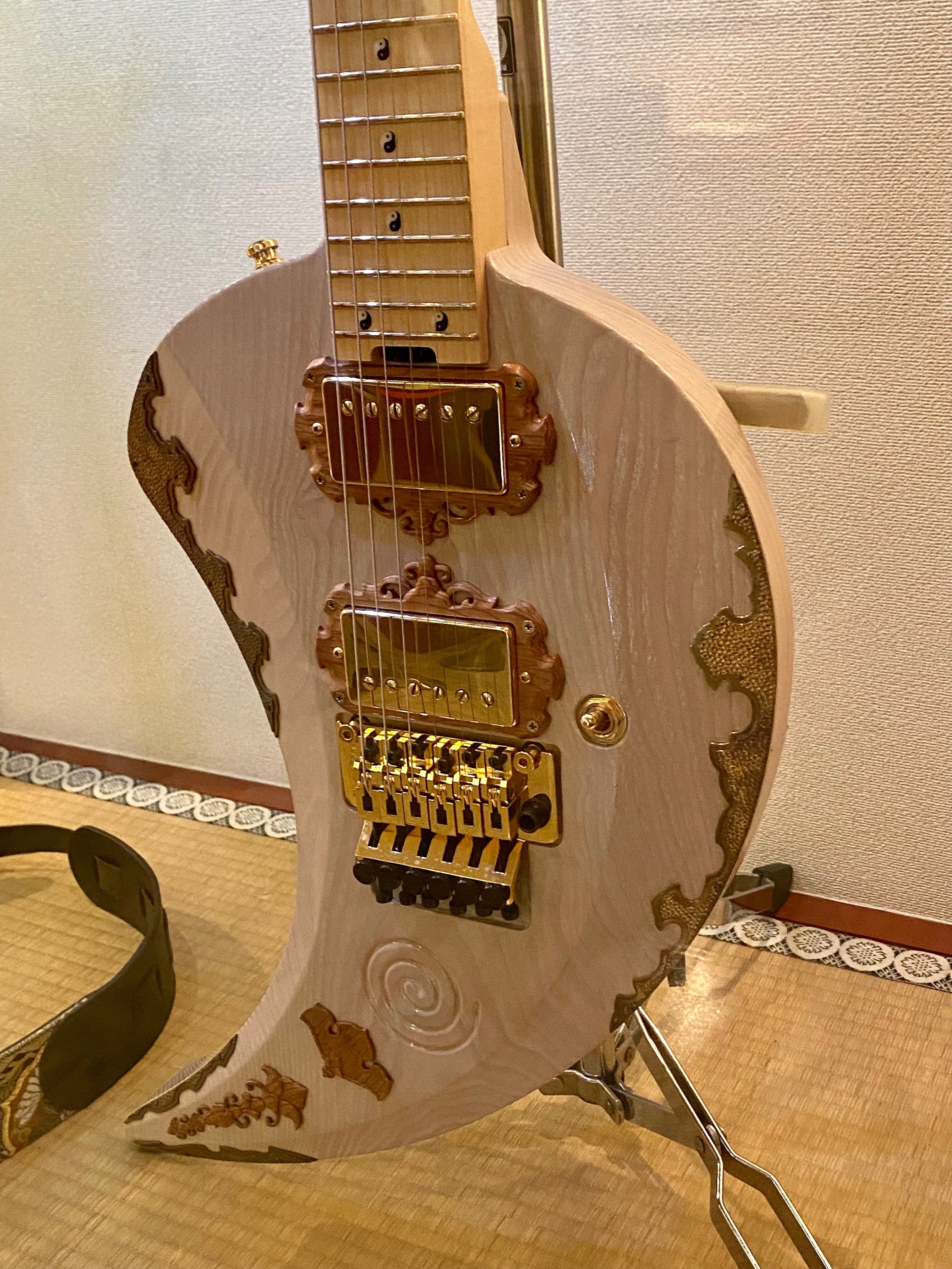 日本の神々展で御神木ギターを撮りまくる｜伊藤ミユキ