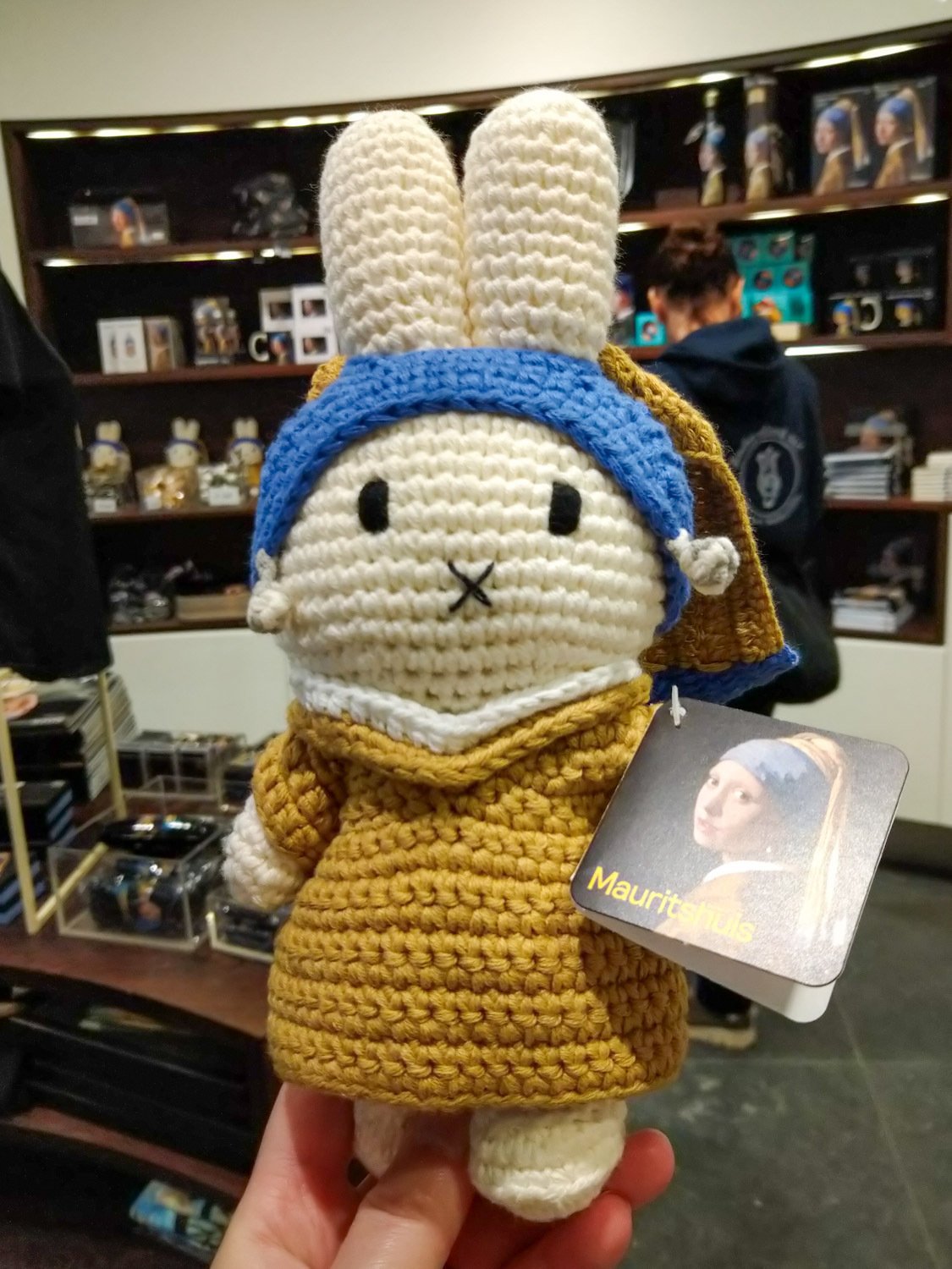 フェルメール《真珠の耳飾りの少女》に扮するミッフィー～Miffy Doll