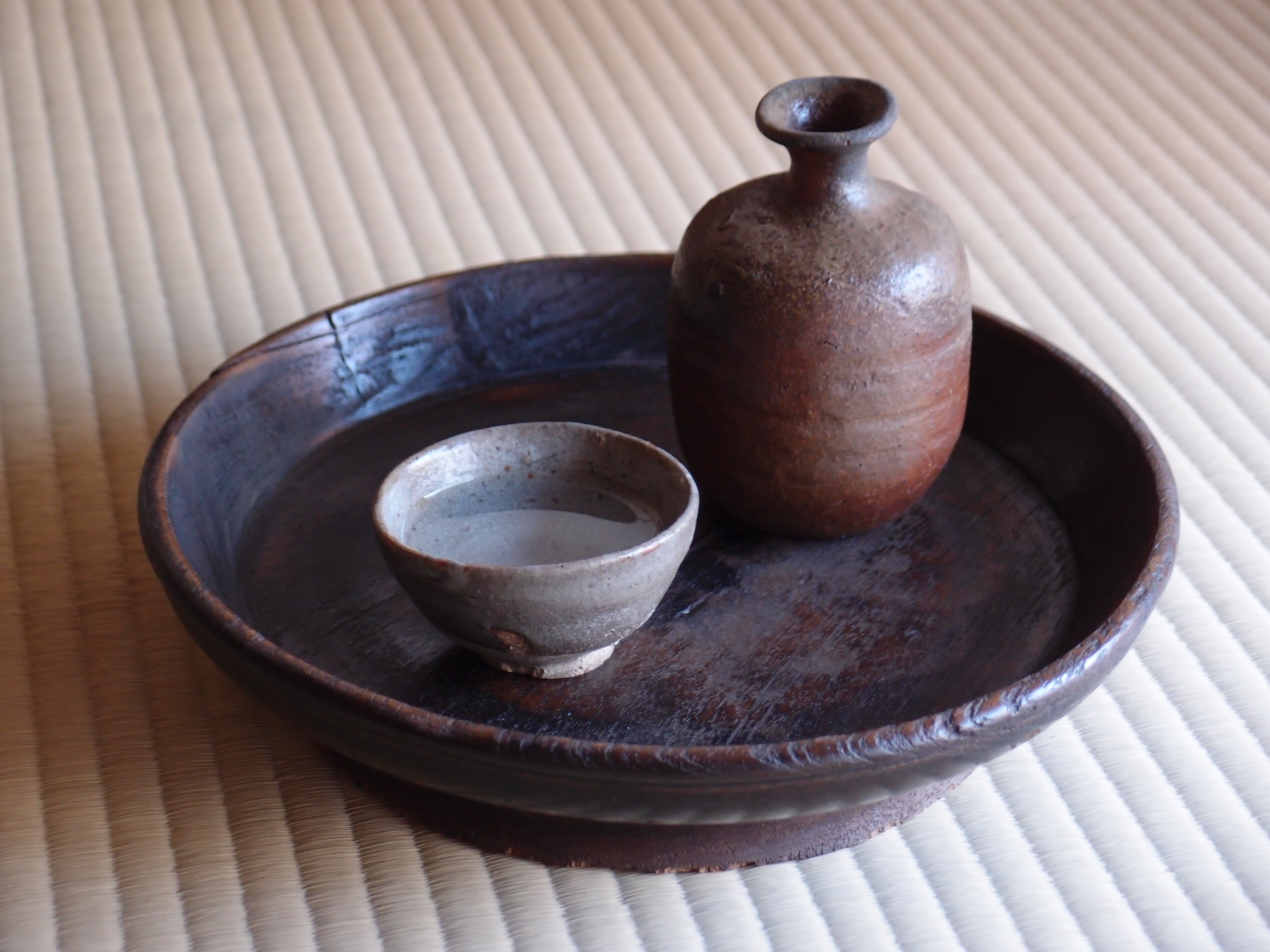 冬の酒器−古備前の徳利｜Crossing Lines