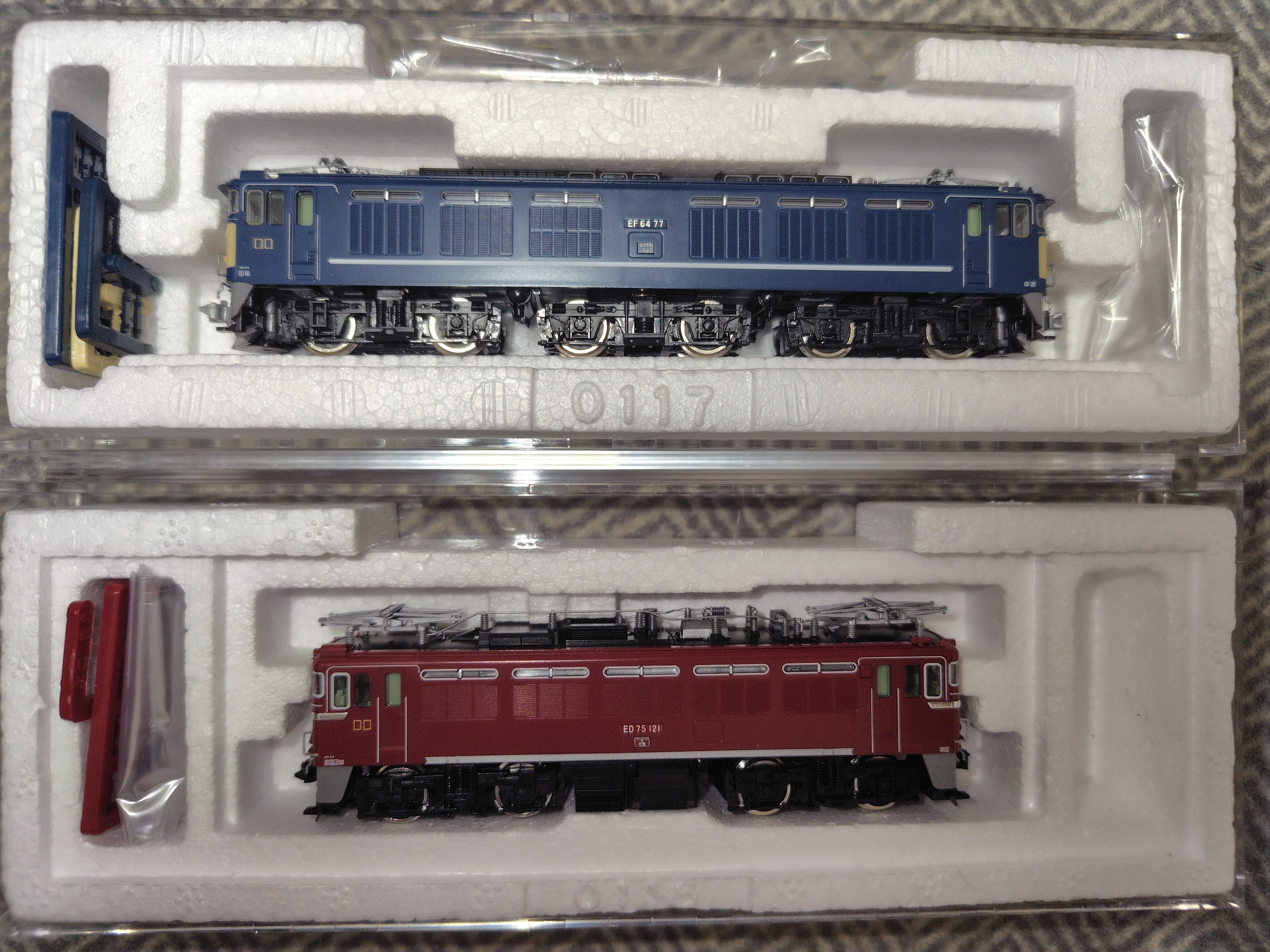 模型紹介】 TOMIX97913 EF64 77号機・ED75 121号機 お召塗装セット