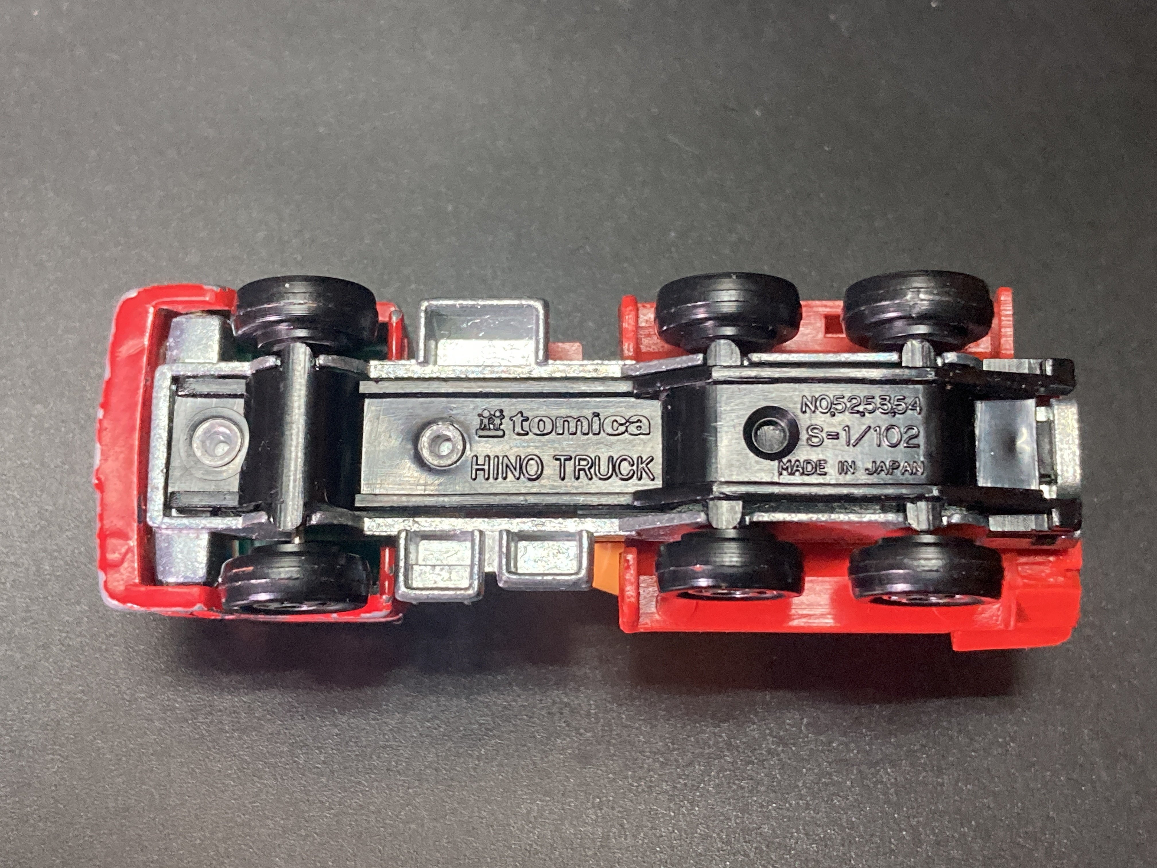 トミカNo.53】1973年発売「日野ミキサー・カー」― 小さなボディに