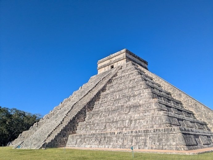 往復800円のバスで】世界遺産:チチェン・イッツァへ｜個人旅行スキ子