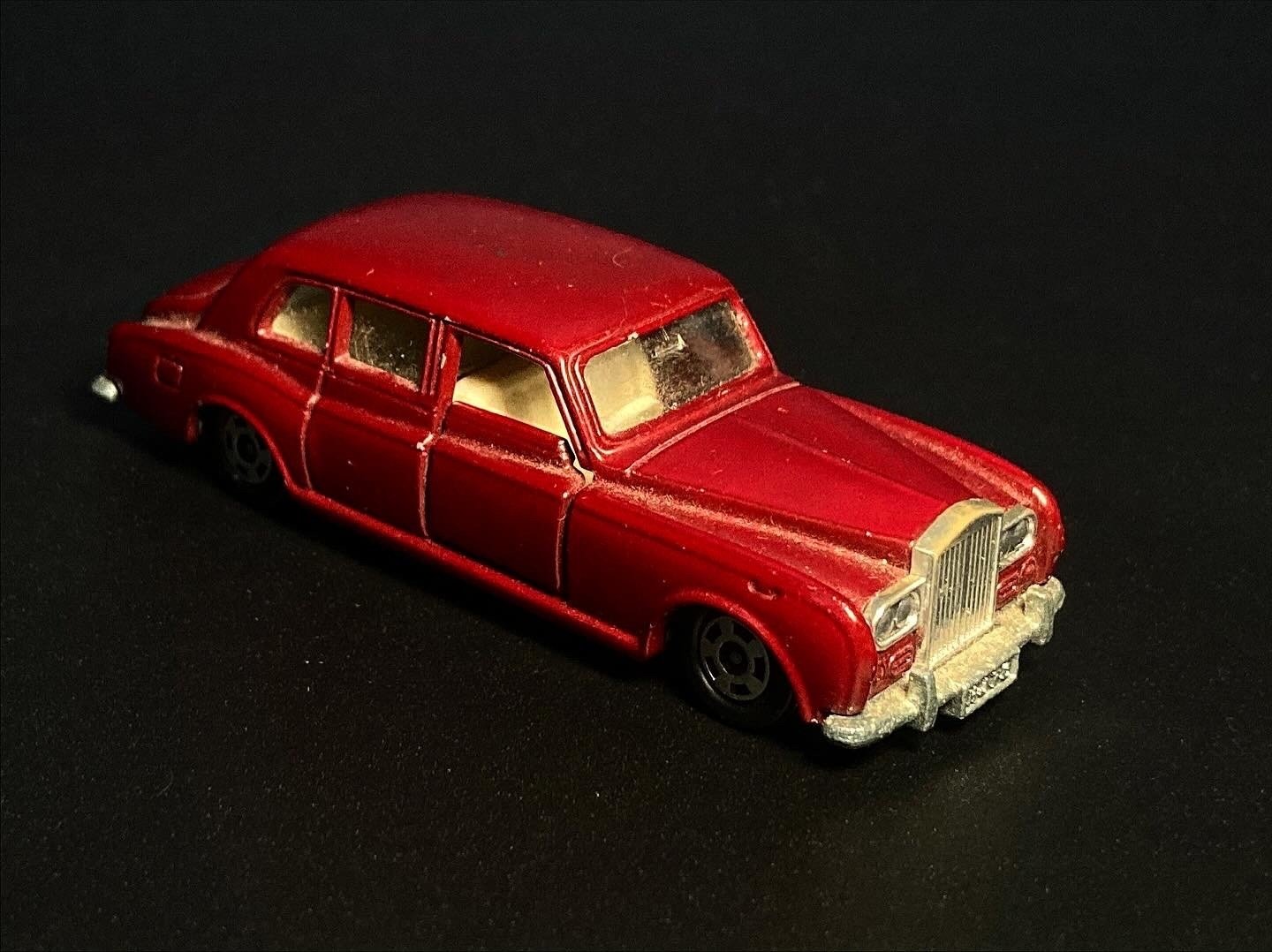 昭和トミカ】ロールスロイス ファンタムⅥ──手のひらの上の“王室の