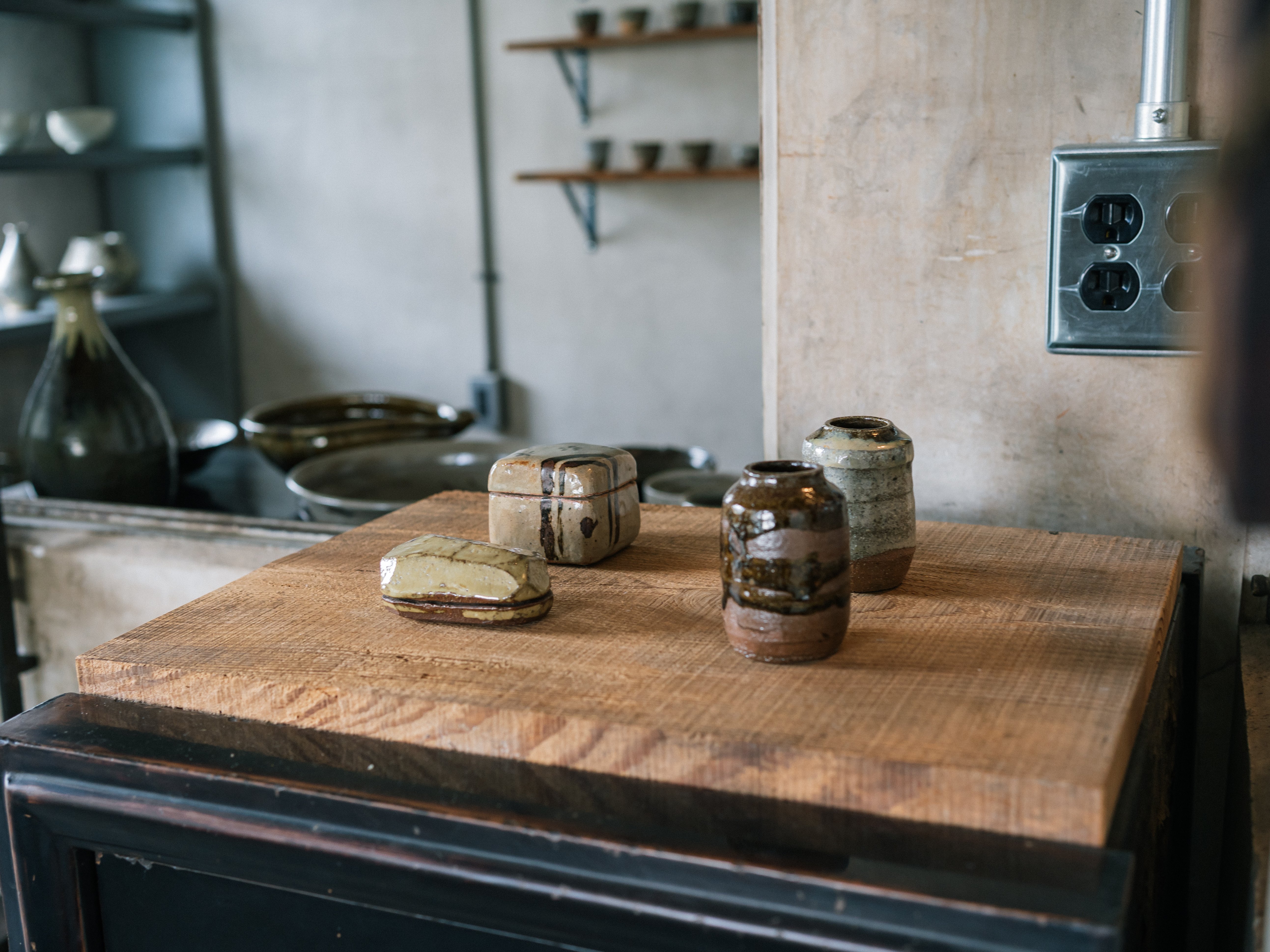 明日からいよいよはじまります。「吉野 魁・吉野 敬子 遺作展 『古唐津