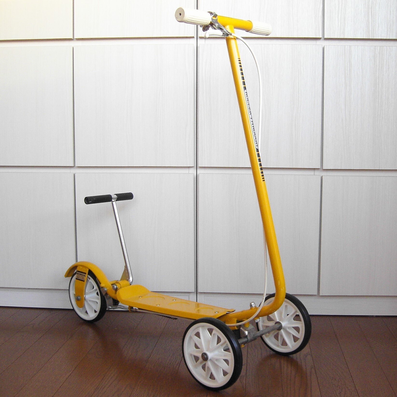 ローラースルーGOGO｜昭和レトログラフィティ