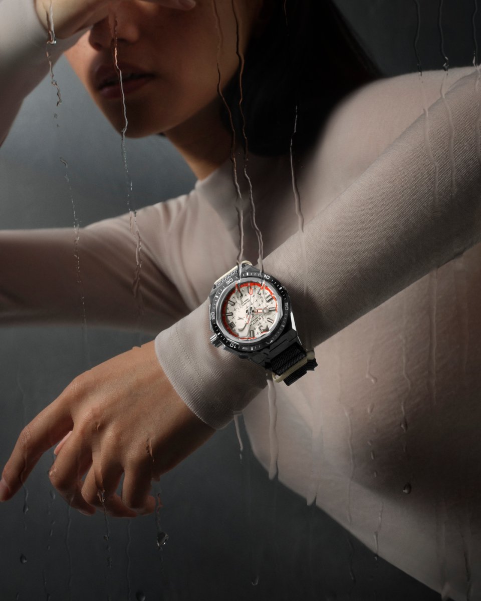 ゼニスより「デファイ エクストリーム ダイバー」の新作モデルを発表