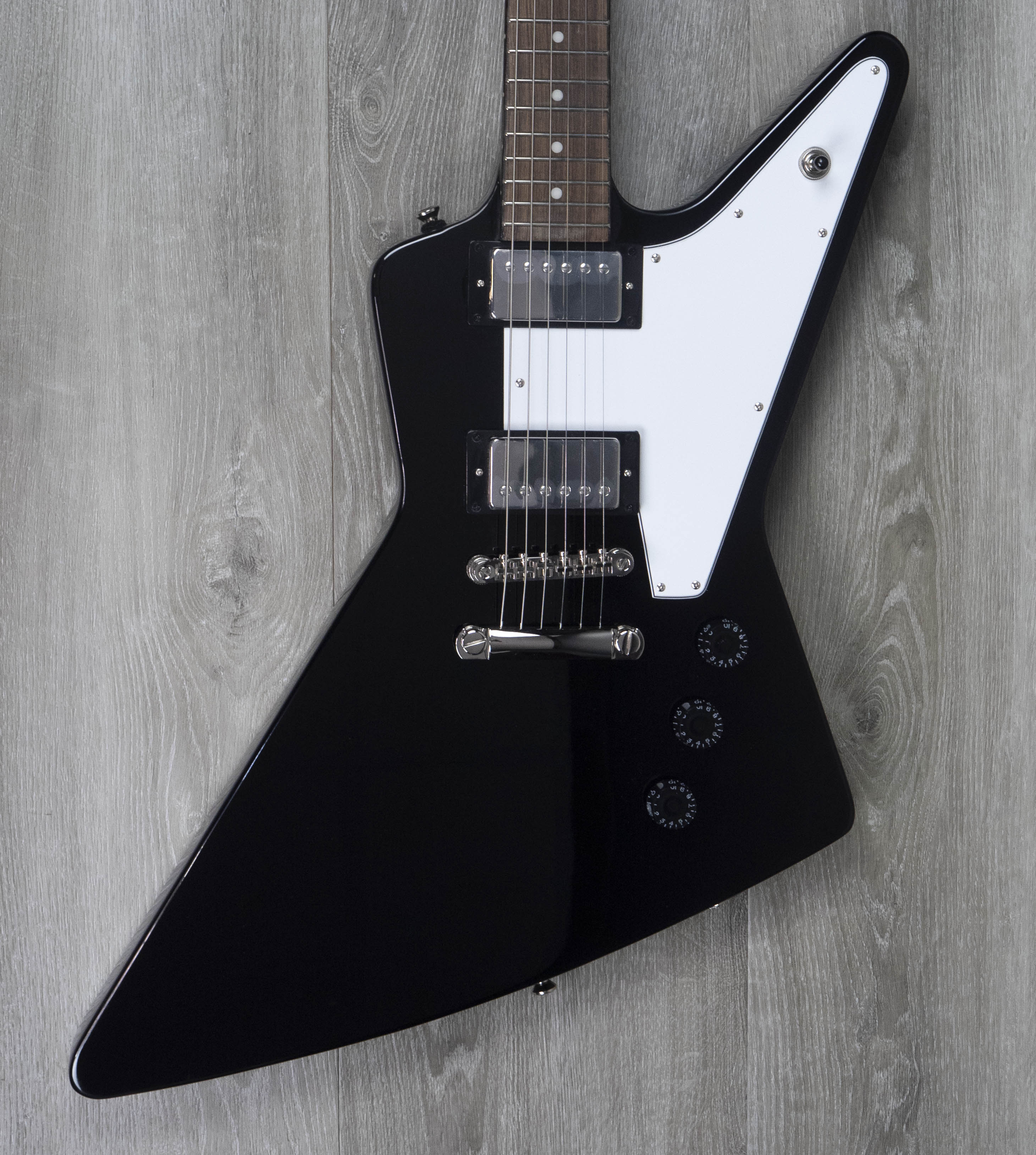 Epiphone Inpired by Gibson Explorer, Ebony – A Strings
