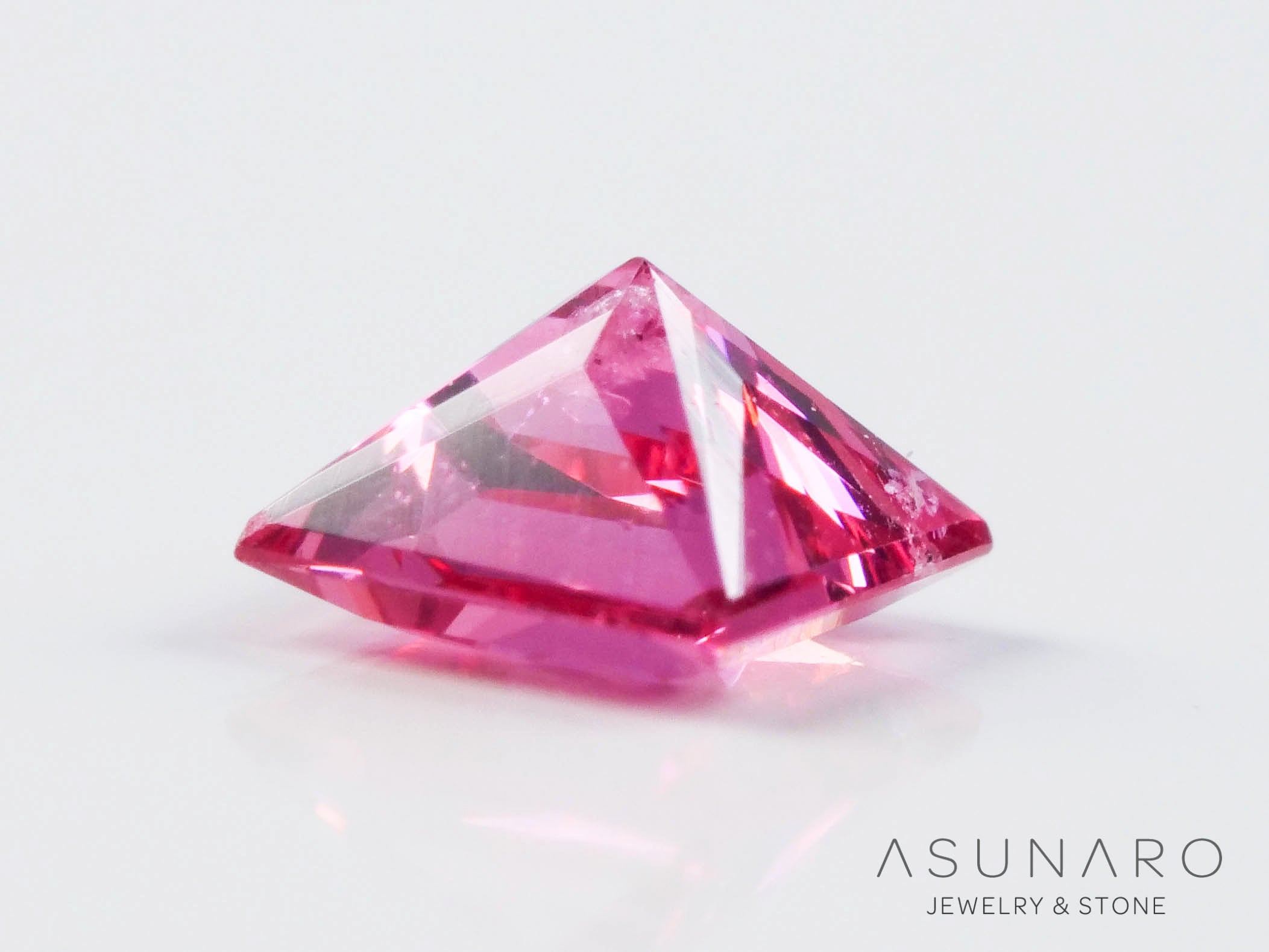 ピンクスピネル プリンセスカット スリランカ産 0.17ct 【241026-2638