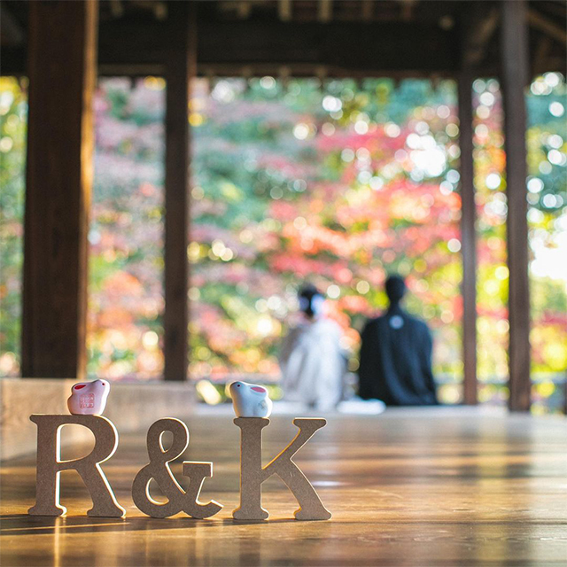 イニシャルオブジェって？結婚式での使い方＆先輩カップルのアレンジ