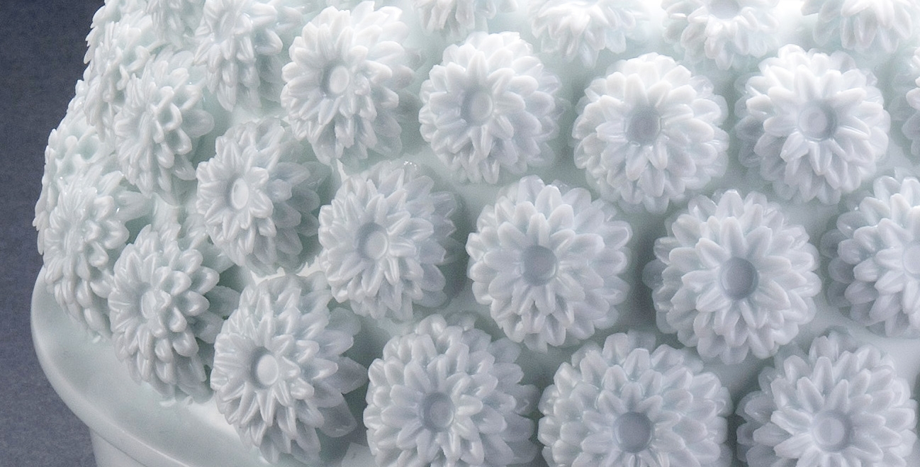 一子相伝の手仕事 今村ひとみ氏の白磁日経アートからのお知らせ | 日経