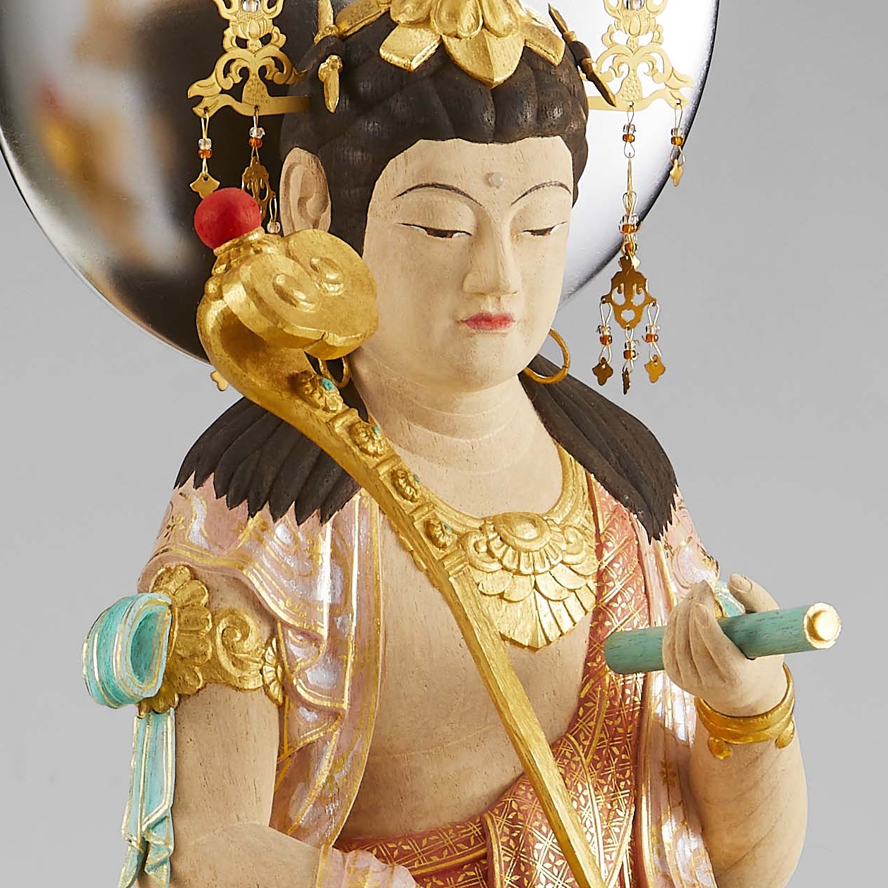 大仏師・向吉悠睦「文殊菩薩」（2023年新作）特集記事 | 日経アート