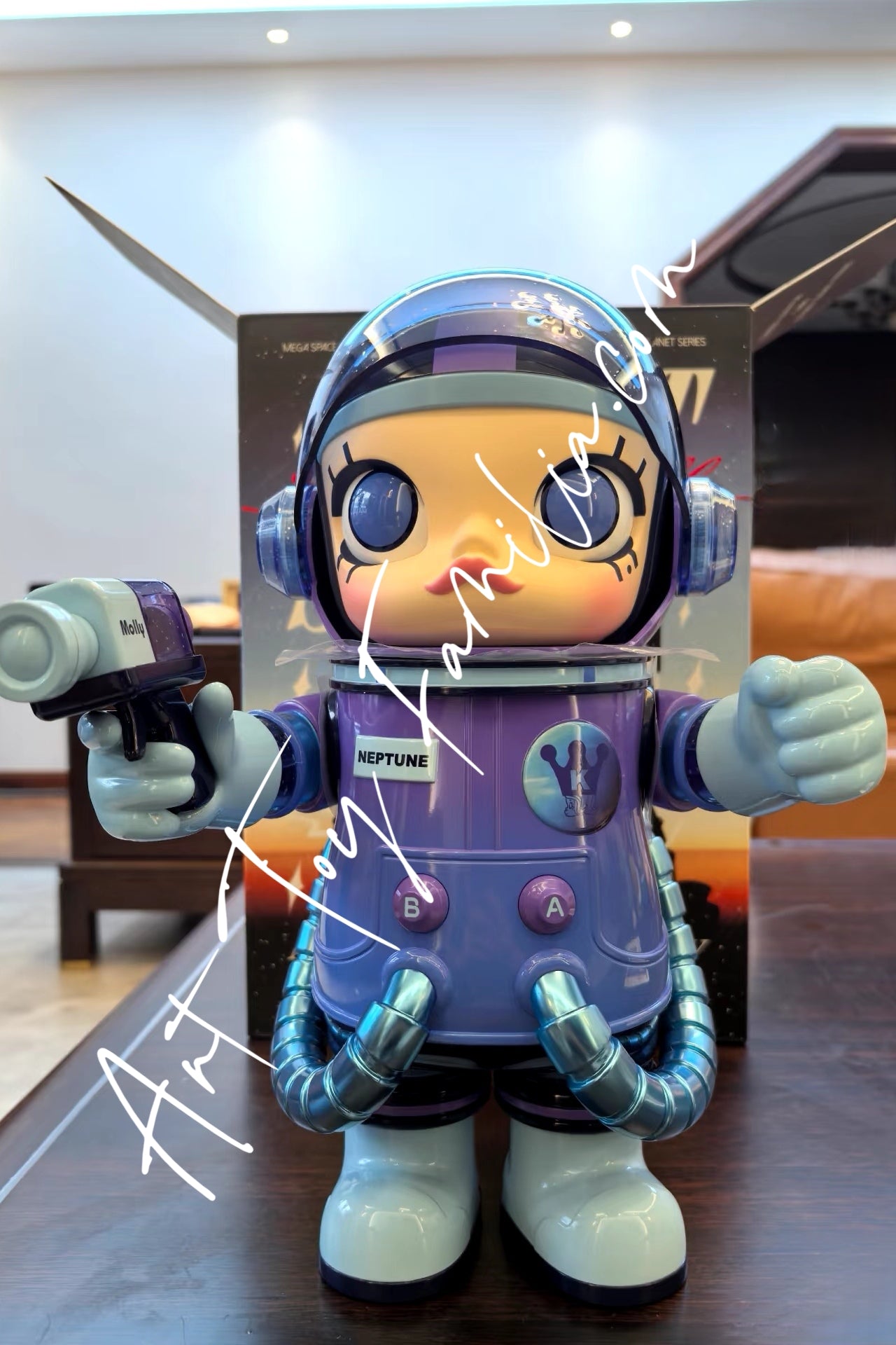 MEGA Space Molly 400% Planet Series | POP MART – Art Toy Familia