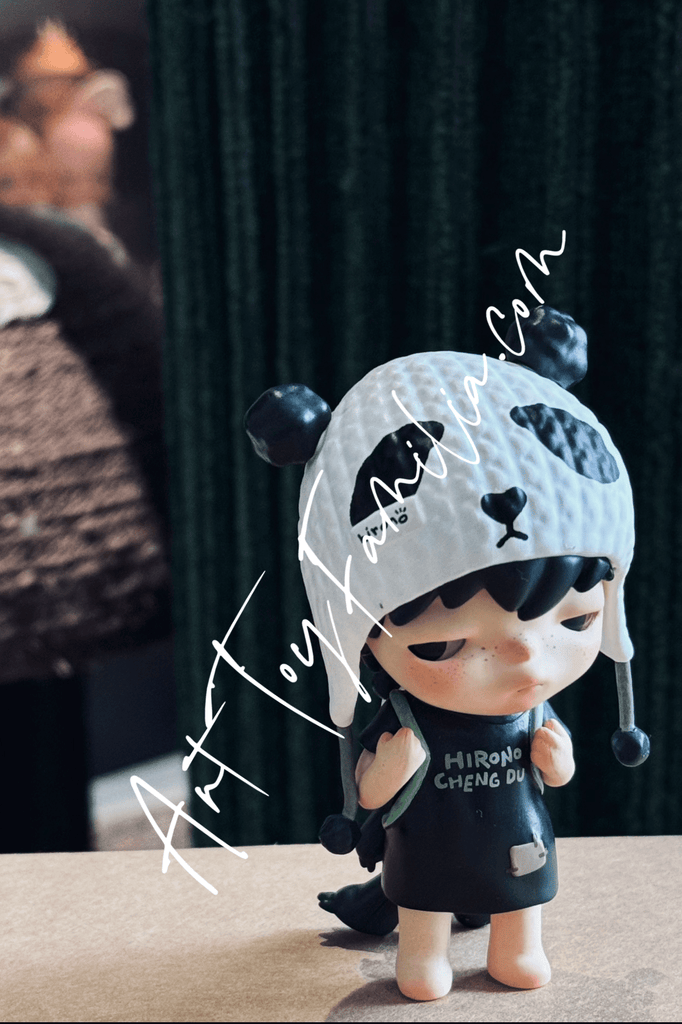 Hirono Chengdu Stray Panda Figurine(Chengdu region limited) | POP