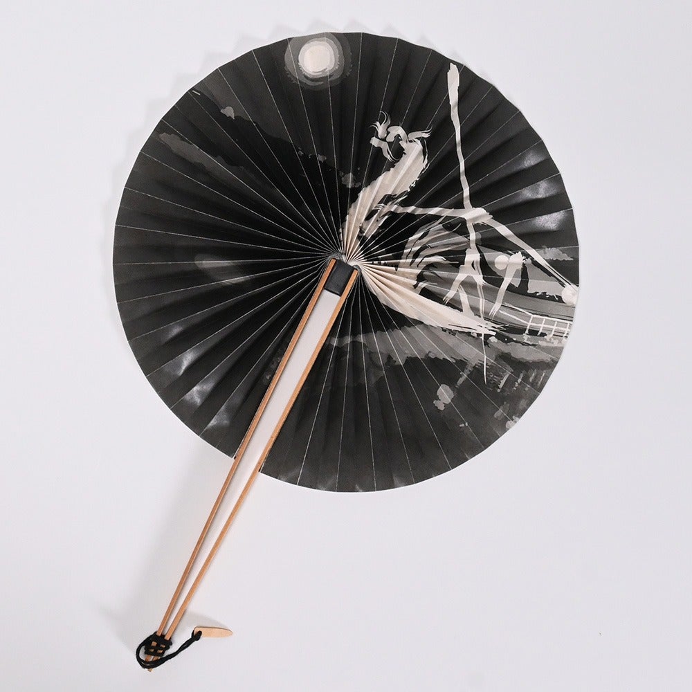 グッズ】牡丹図の扇子に膝丸・髭切コラボサコッシュも ～美術展ナビ