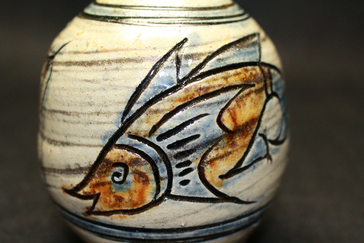 26233 人間国宝 金城次郎 魚紋徳利 KINJO Jiro – アート飛田