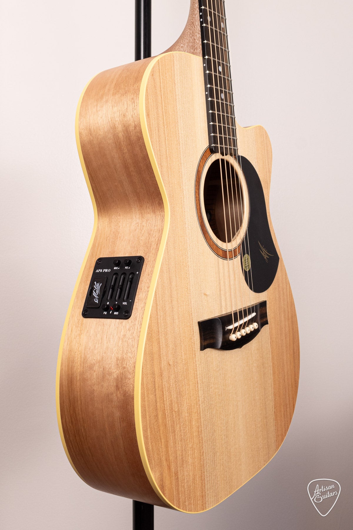 Maton Guitars Performer EBG-808C - 16594 - Artisan Guitars