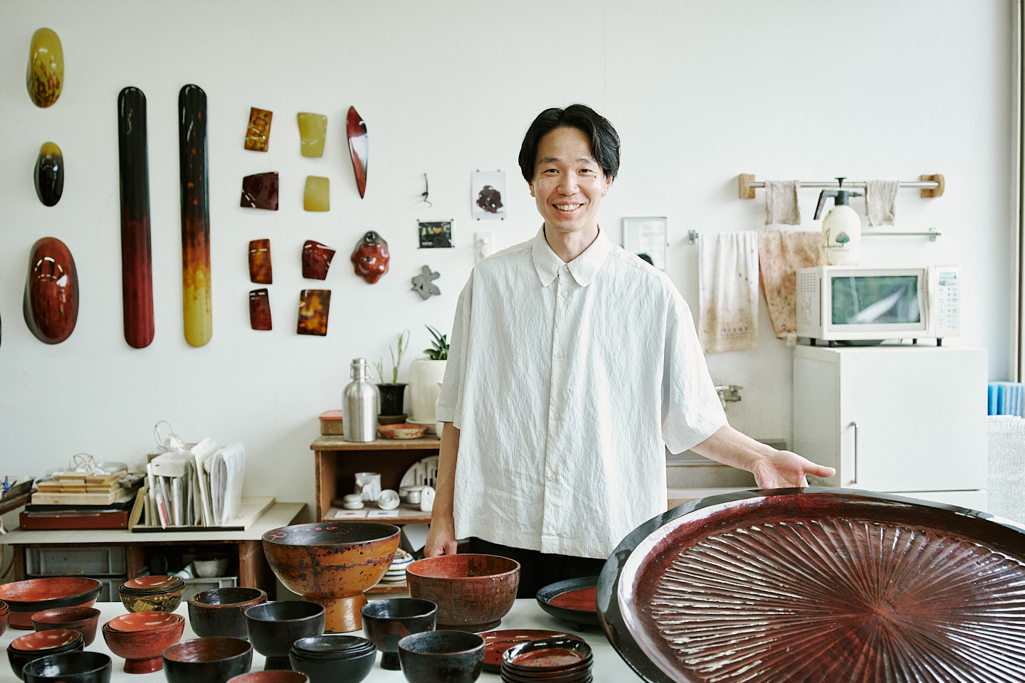 前編】時を経た民間仏と漆器の表情に魅せられて / 連載「作家のB面