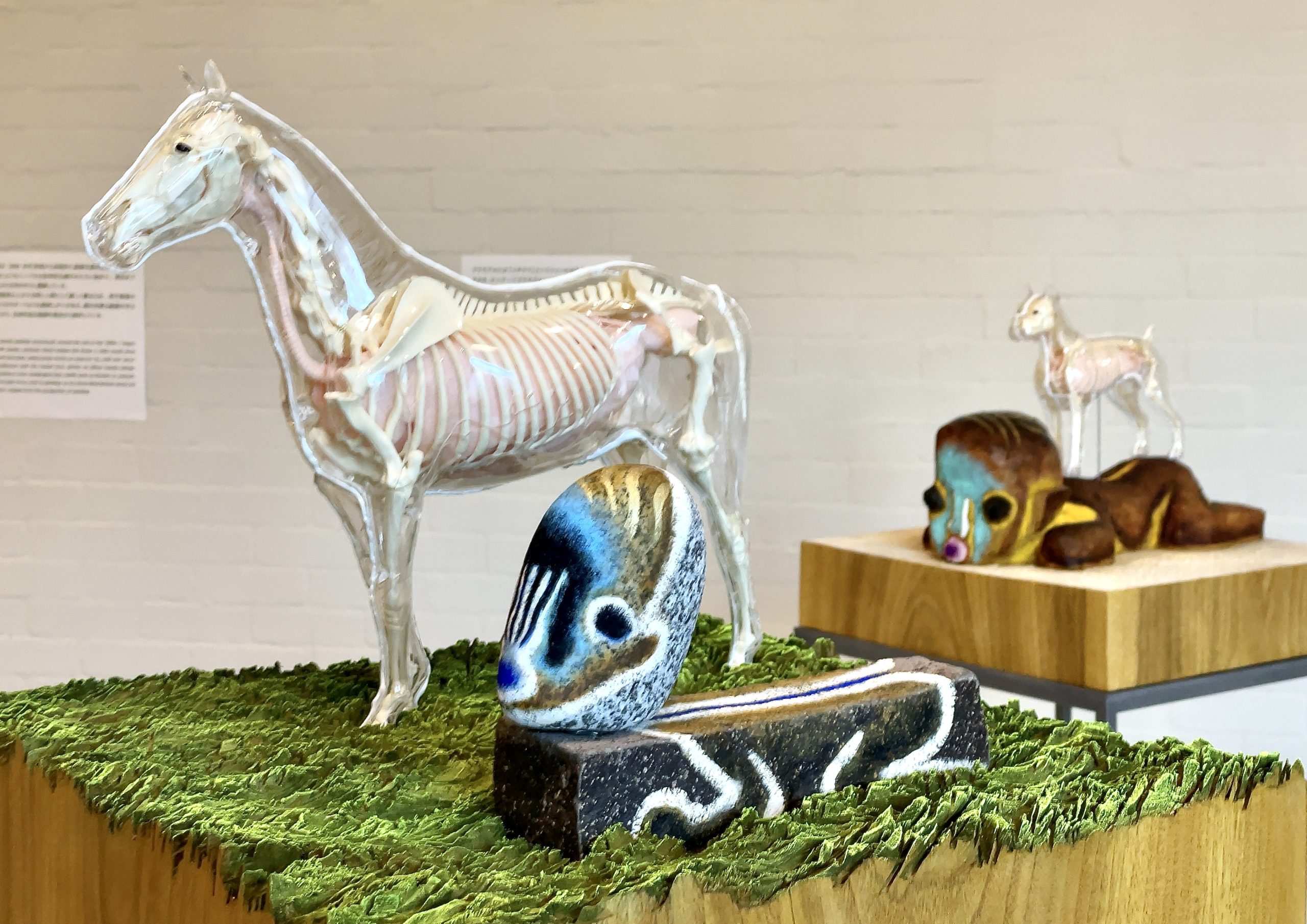 加藤泉「寄生するプラモデル」- ワタリウム美術館 - around art