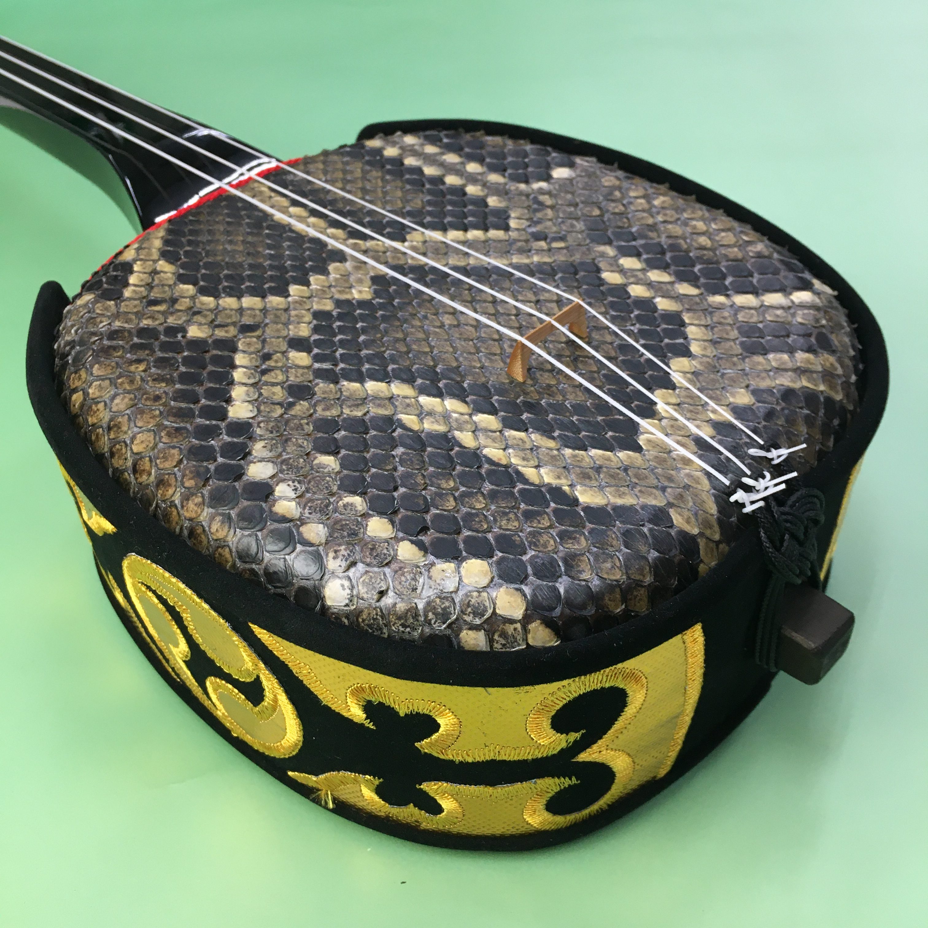 本蛇皮強化張り三線本体のみ – 池武当新垣三線店