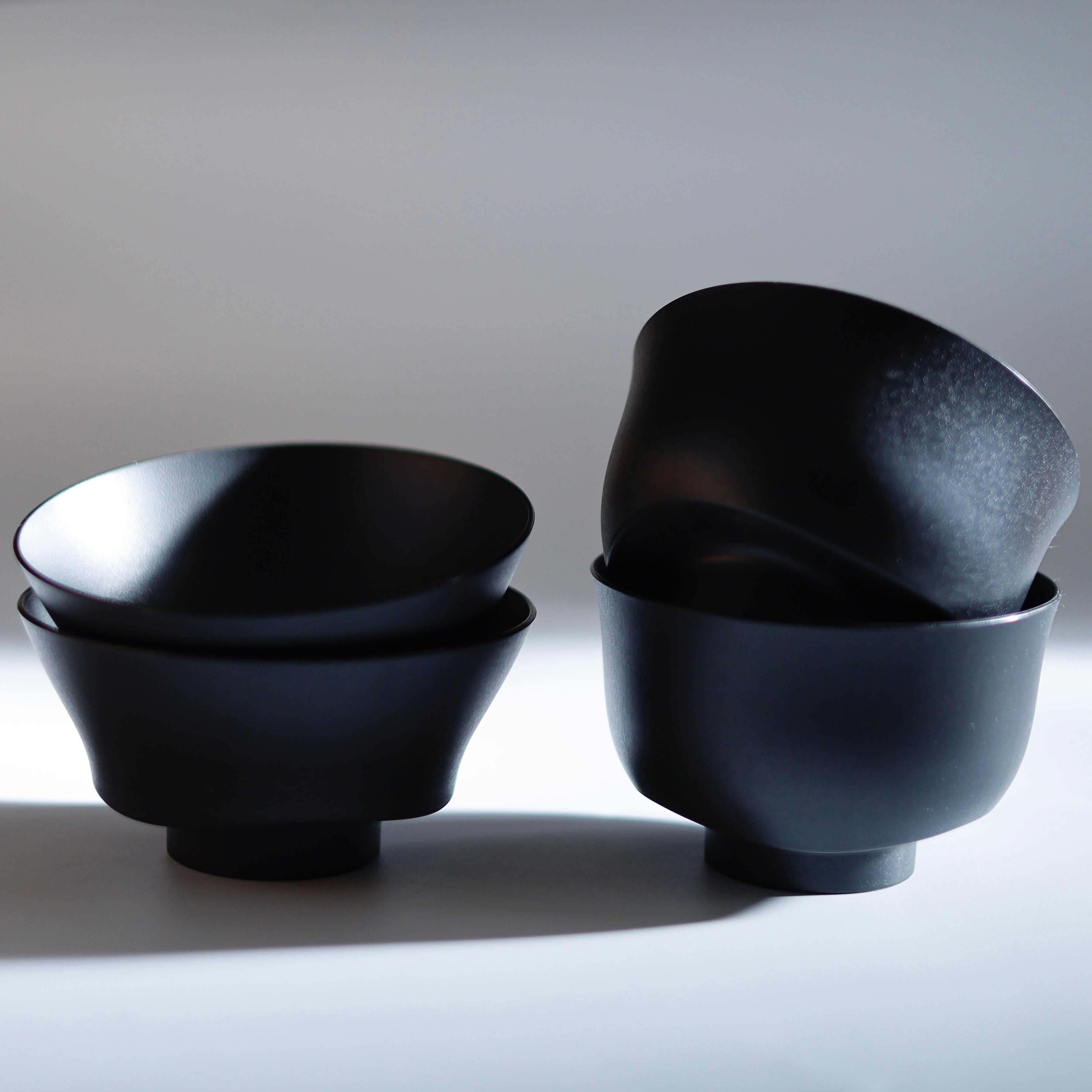 落としても割れない「お茶碗・汁椀 各2セット + 白色ギフトボックス付き」