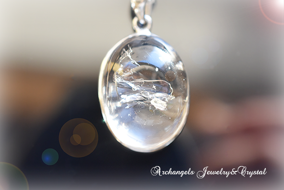 水入りクリアクォーツ・Oval型ペンダント
