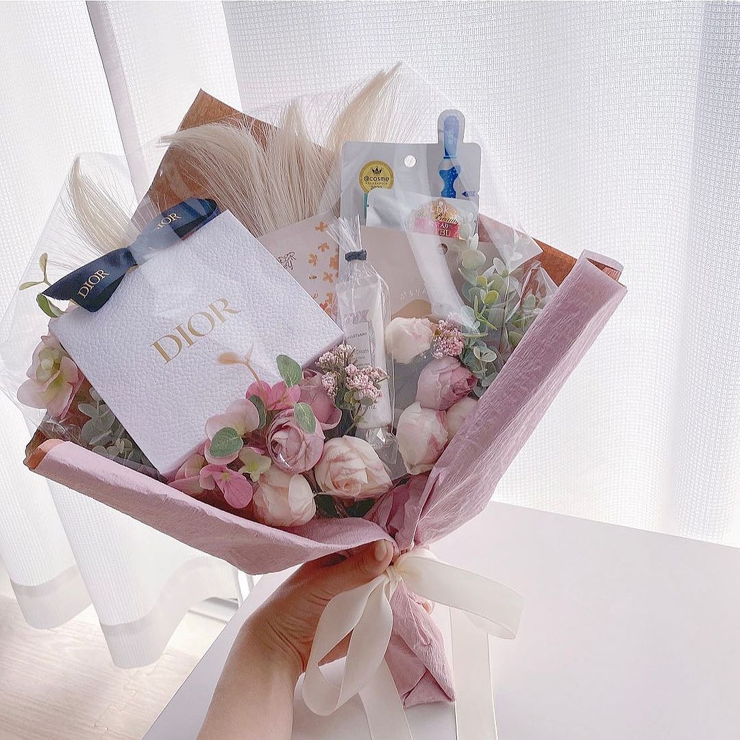 ブーケトスに！人気「コスメブーケ」の作り方｜実際にARCH花嫁が選んだ